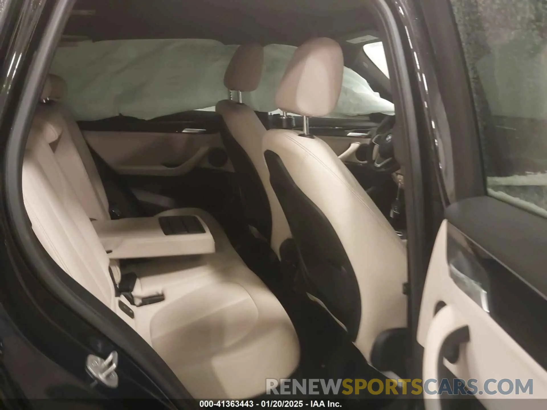 8 Photograph of a damaged car WBXJG9C08N5U68877 BMW X1 2022