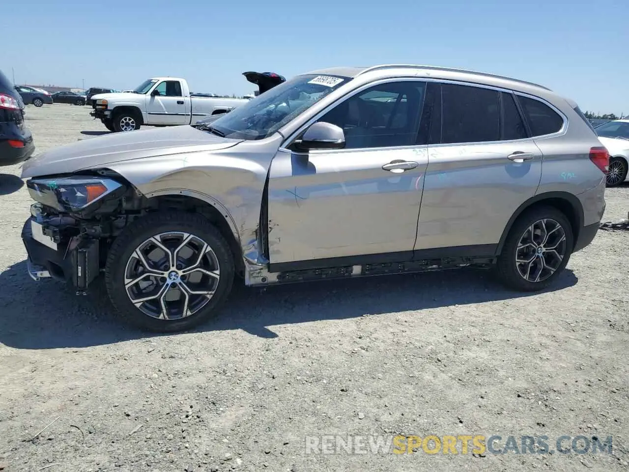 1 Photograph of a damaged car WBXJG9C0XN5V40453 BMW X1 2022