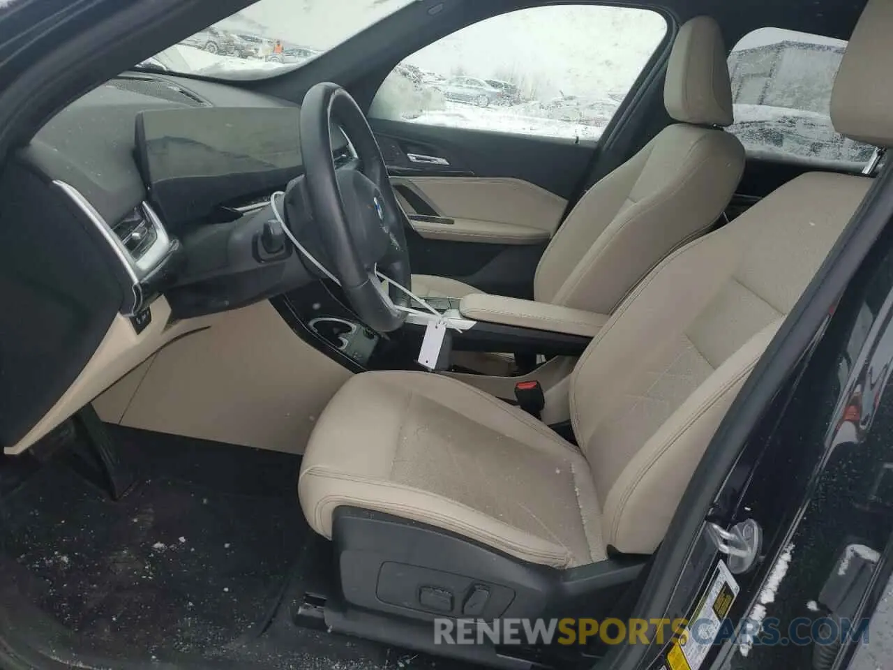 7 Photograph of a damaged car WBX73EF02P5W67002 BMW X1 2023