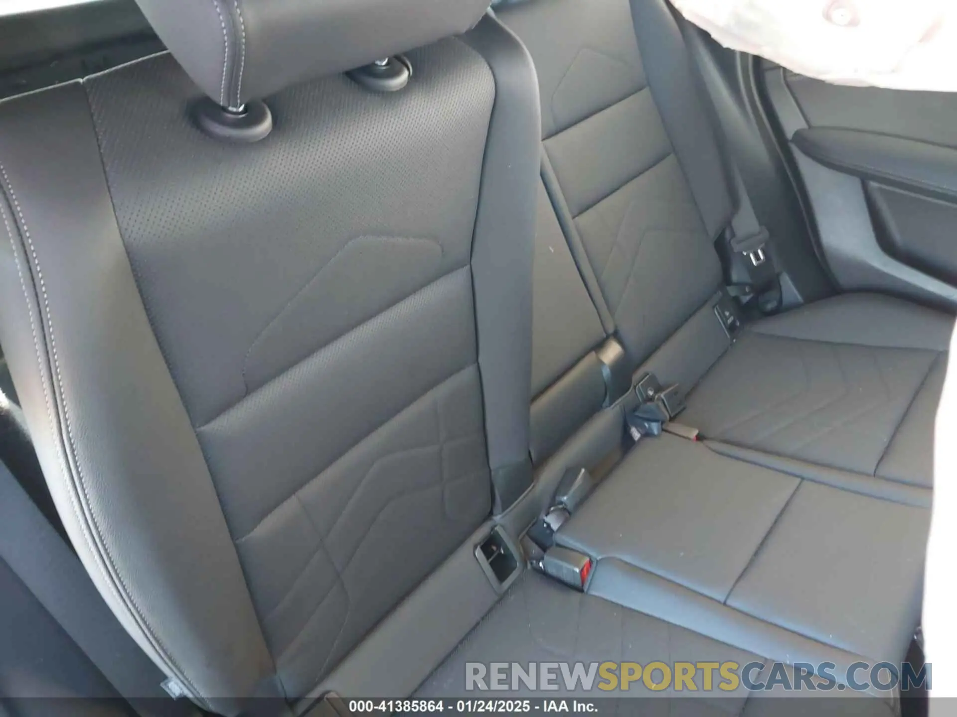 8 Фотография поврежденного автомобиля WBX73EF02P5X22404 BMW X1 2023