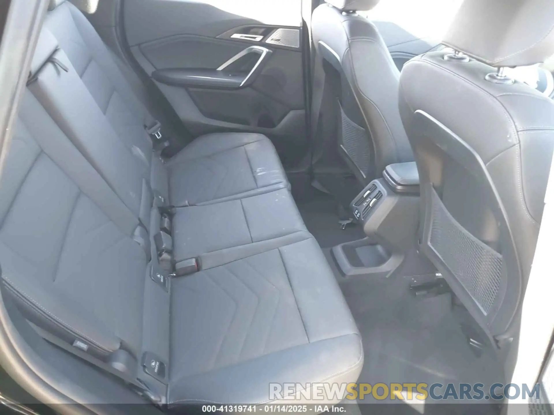 8 Фотография поврежденного автомобиля WBX73EF05P5W59704 BMW X1 2023