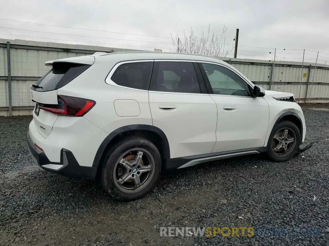3 Фотография поврежденного автомобиля WBX73EF06P5W06767 BMW X1 2023