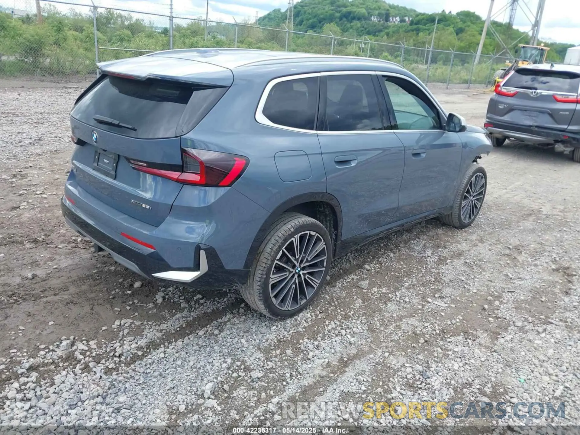 4 Photograph of a damaged car WBX73EF06P5W75006 BMW X1 2023