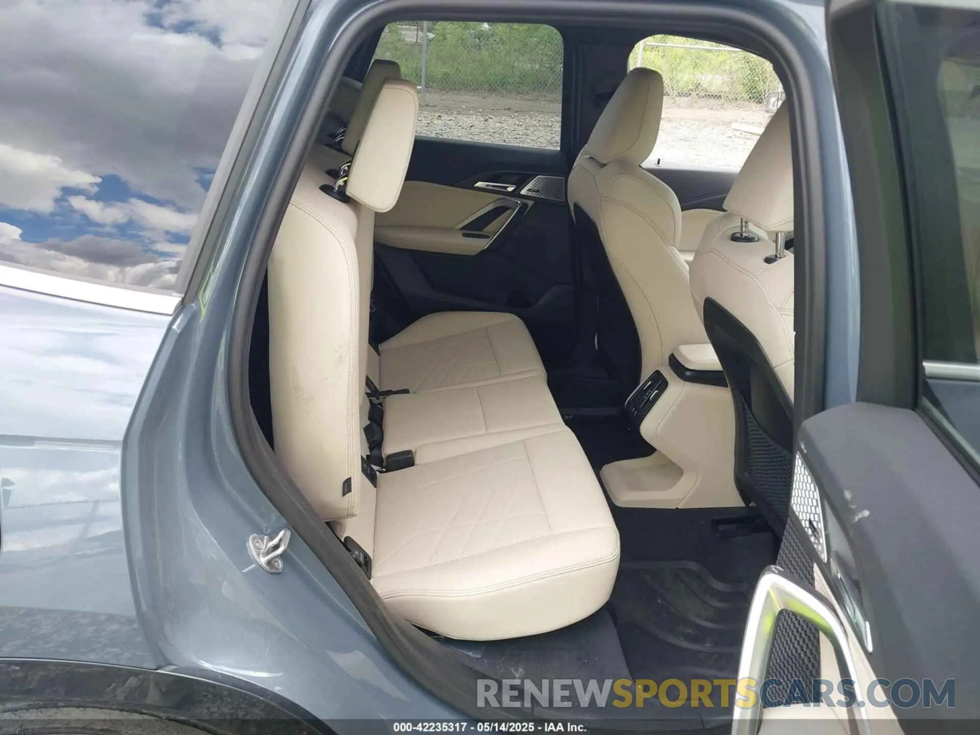 8 Photograph of a damaged car WBX73EF06P5W75006 BMW X1 2023