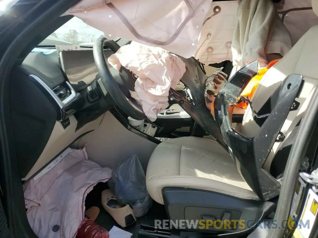 7 Photograph of a damaged car WBX73EF06P5X46950 BMW X1 2023