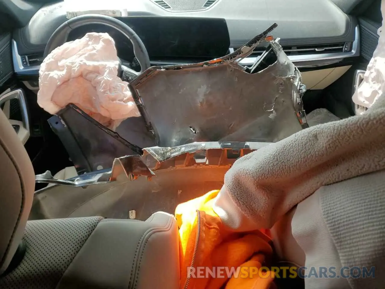 8 Photograph of a damaged car WBX73EF06P5X46950 BMW X1 2023