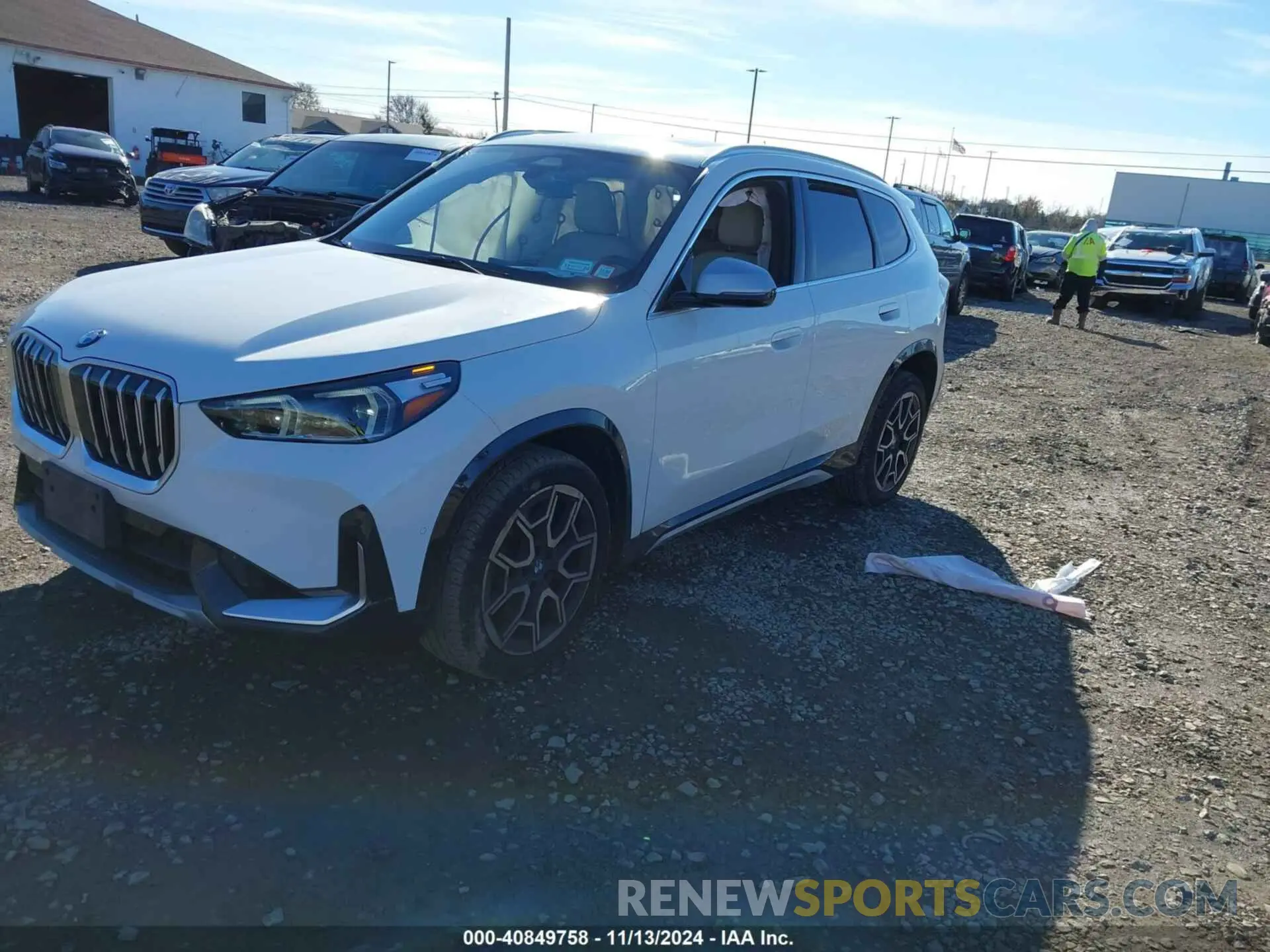 2 Фотография поврежденного автомобиля WBX73EF08P5V84724 BMW X1 2023