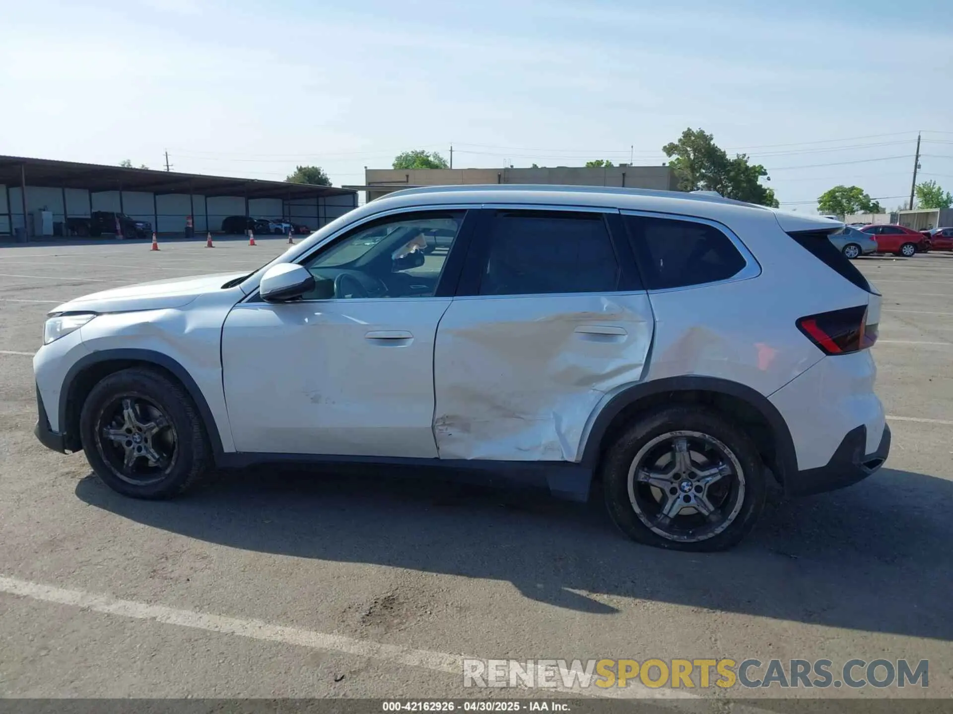 14 Фотография поврежденного автомобиля WBX73EF08P5X21175 BMW X1 2023