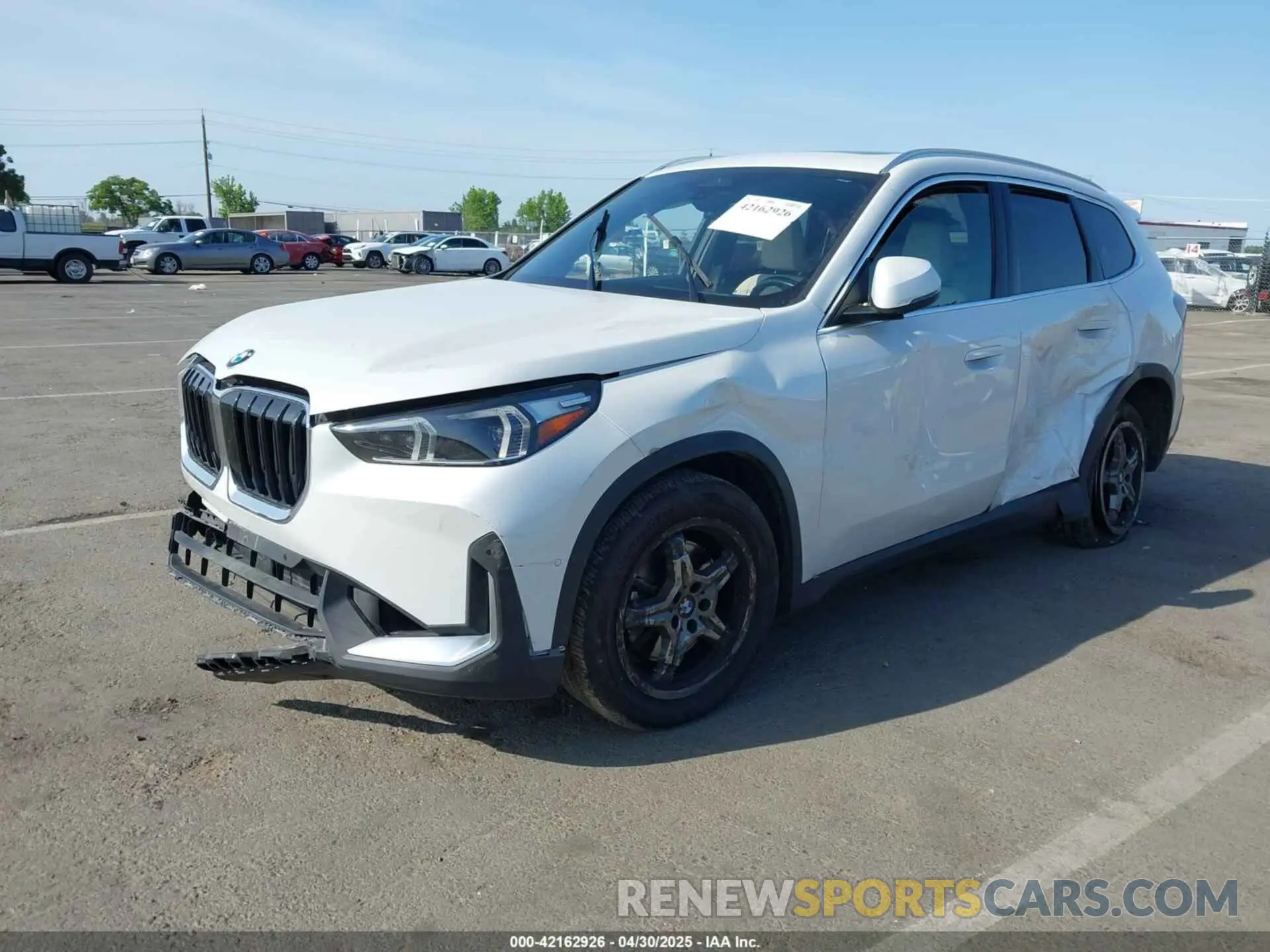 2 Фотография поврежденного автомобиля WBX73EF08P5X21175 BMW X1 2023