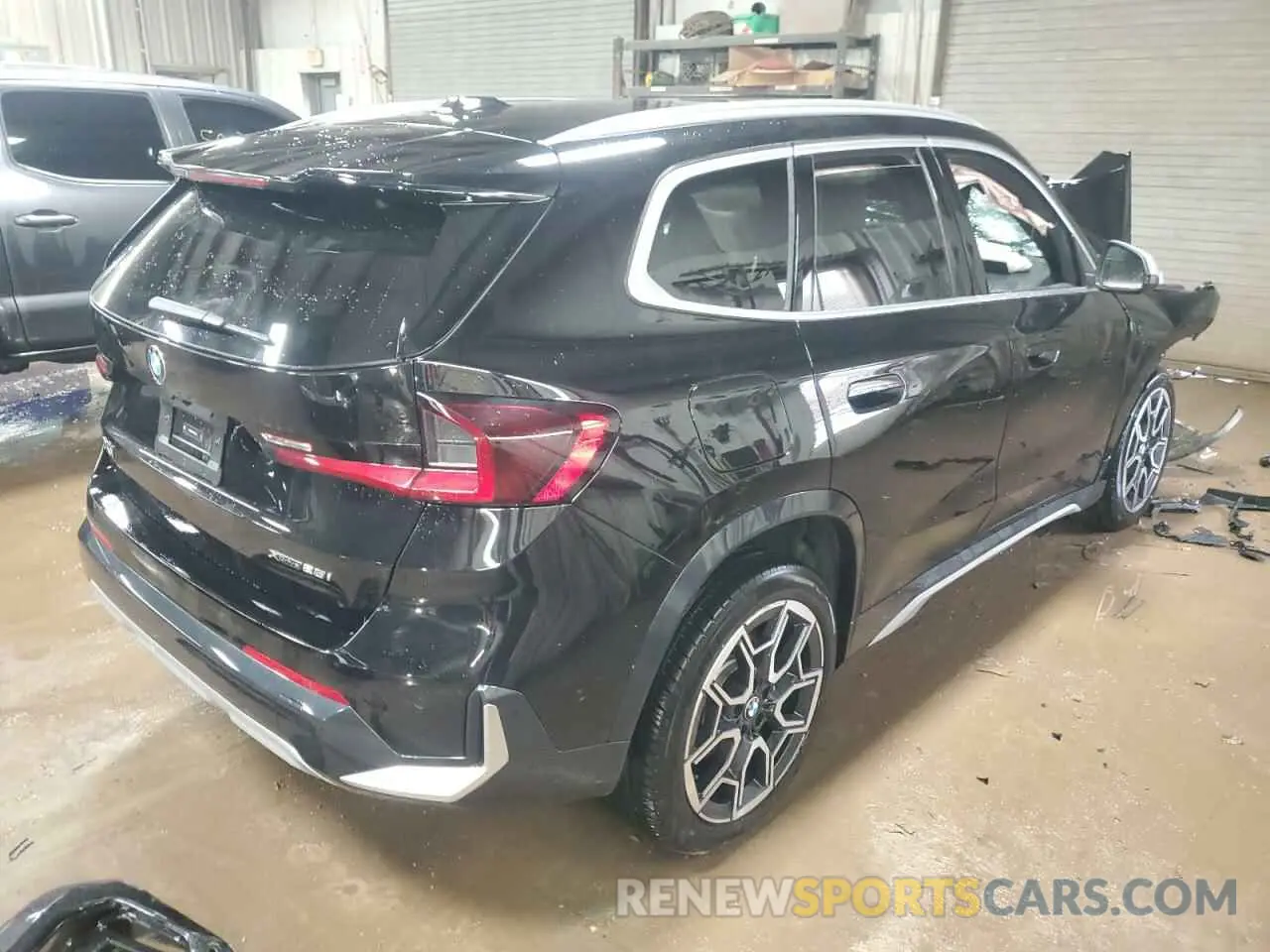 3 Photograph of a damaged car WBX73EF08P5X85250 BMW X1 2023