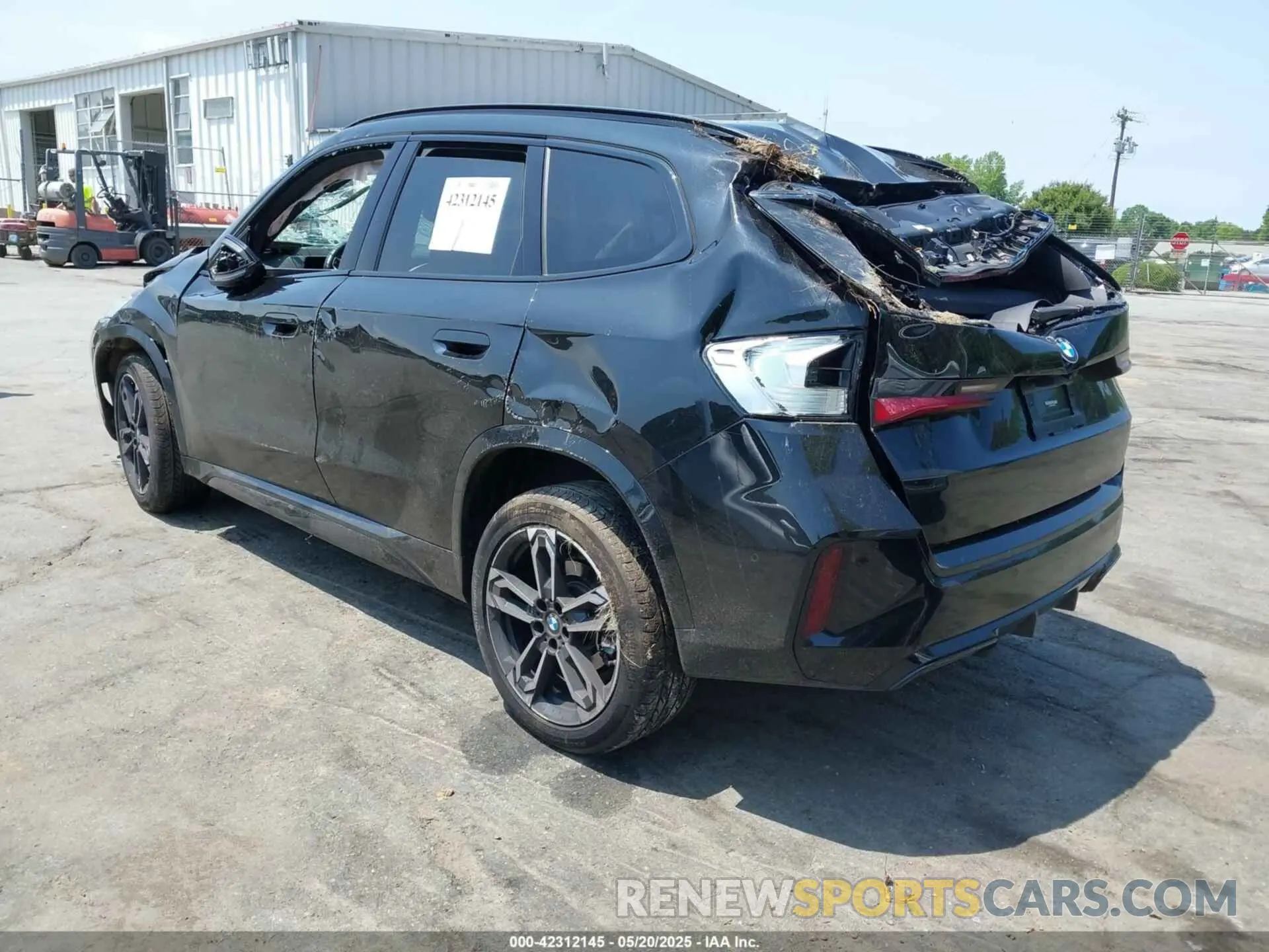 3 Фотография поврежденного автомобиля WBX73EF0XP5V99368 BMW X1 2023