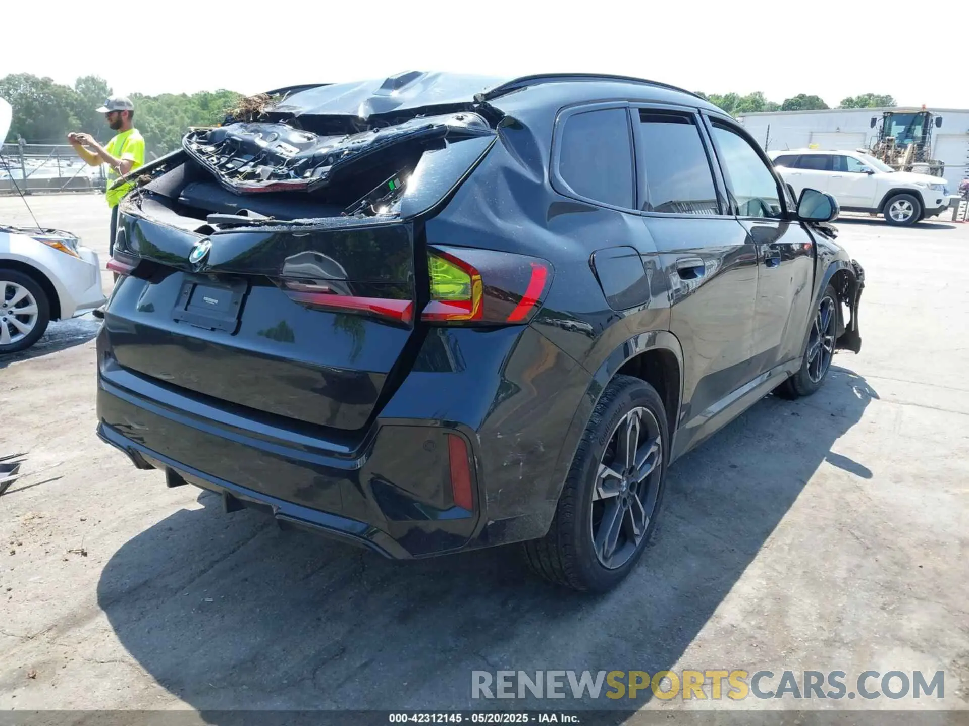 4 Фотография поврежденного автомобиля WBX73EF0XP5V99368 BMW X1 2023