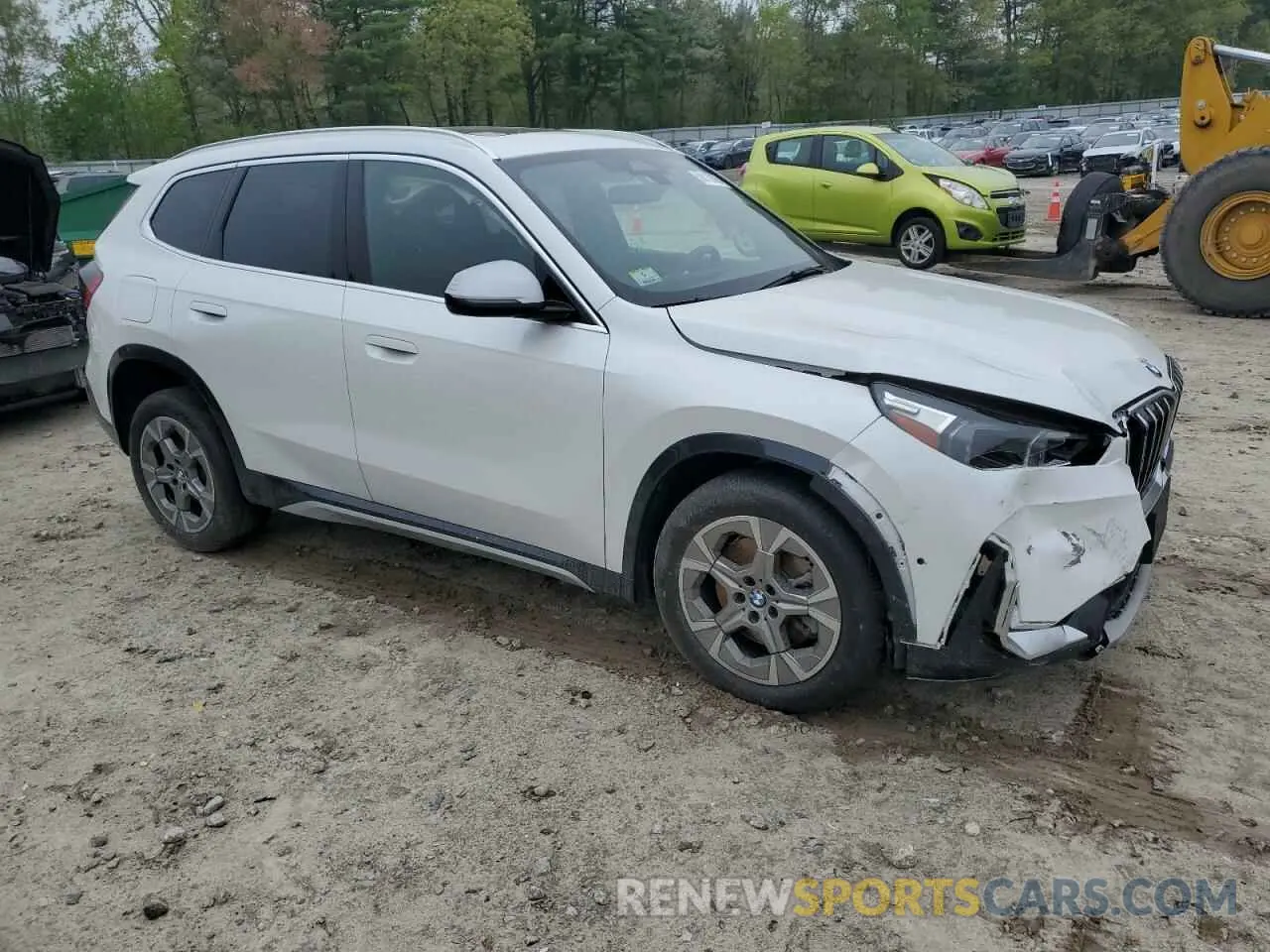 4 Photograph of a damaged car WBX73EF0XP5W51338 BMW X1 2023
