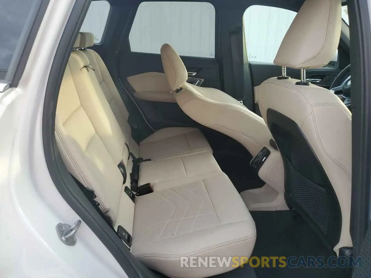 11 Фотография поврежденного автомобиля WBX73EF00R5Y91274 BMW X1 2024