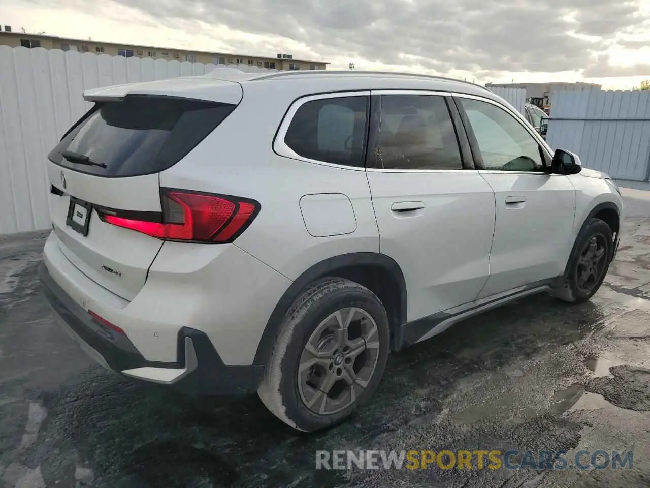 3 Фотография поврежденного автомобиля WBX73EF00R5Y91274 BMW X1 2024