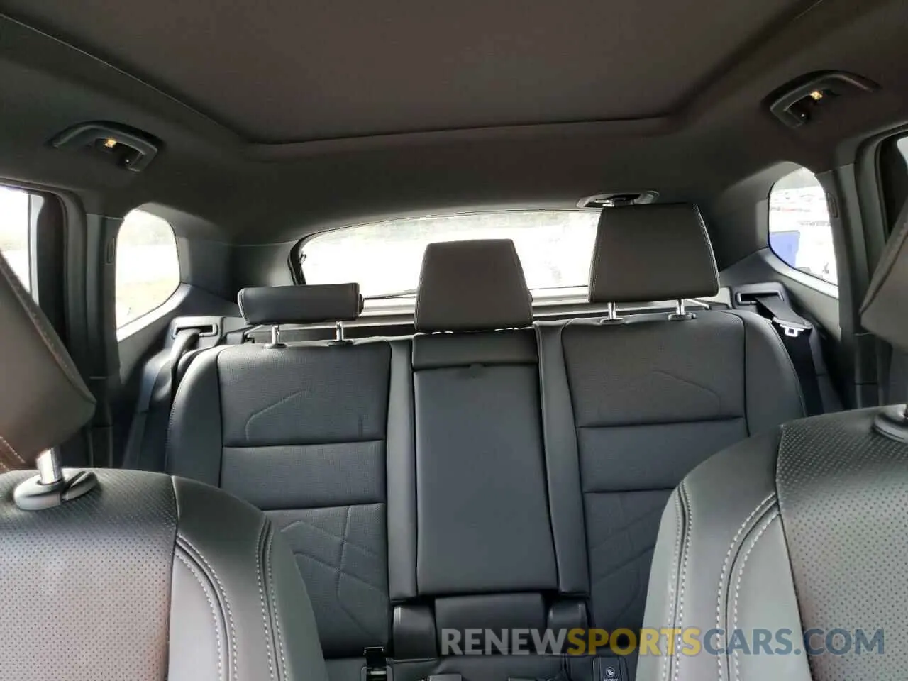 10 Photograph of a damaged car WBX73EF04R5007630 BMW X1 2024