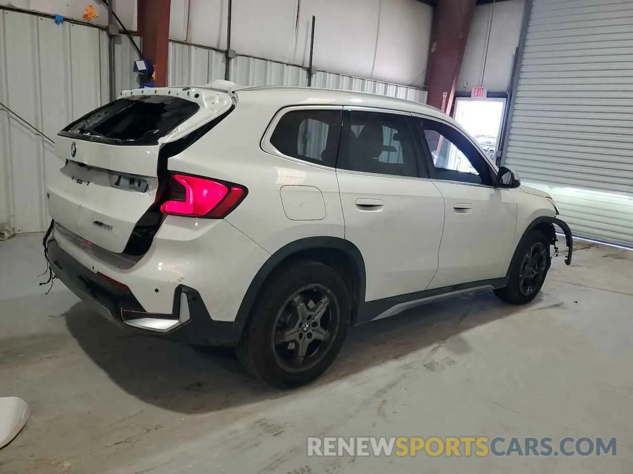 3 Фотография поврежденного автомобиля WBX73EF04R5Z25409 BMW X1 2024