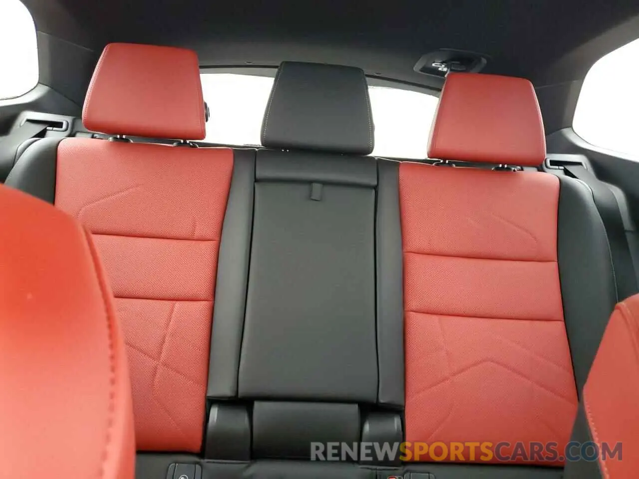 10 Фотография поврежденного автомобиля WBX73EF06R5Y36747 BMW X1 2024