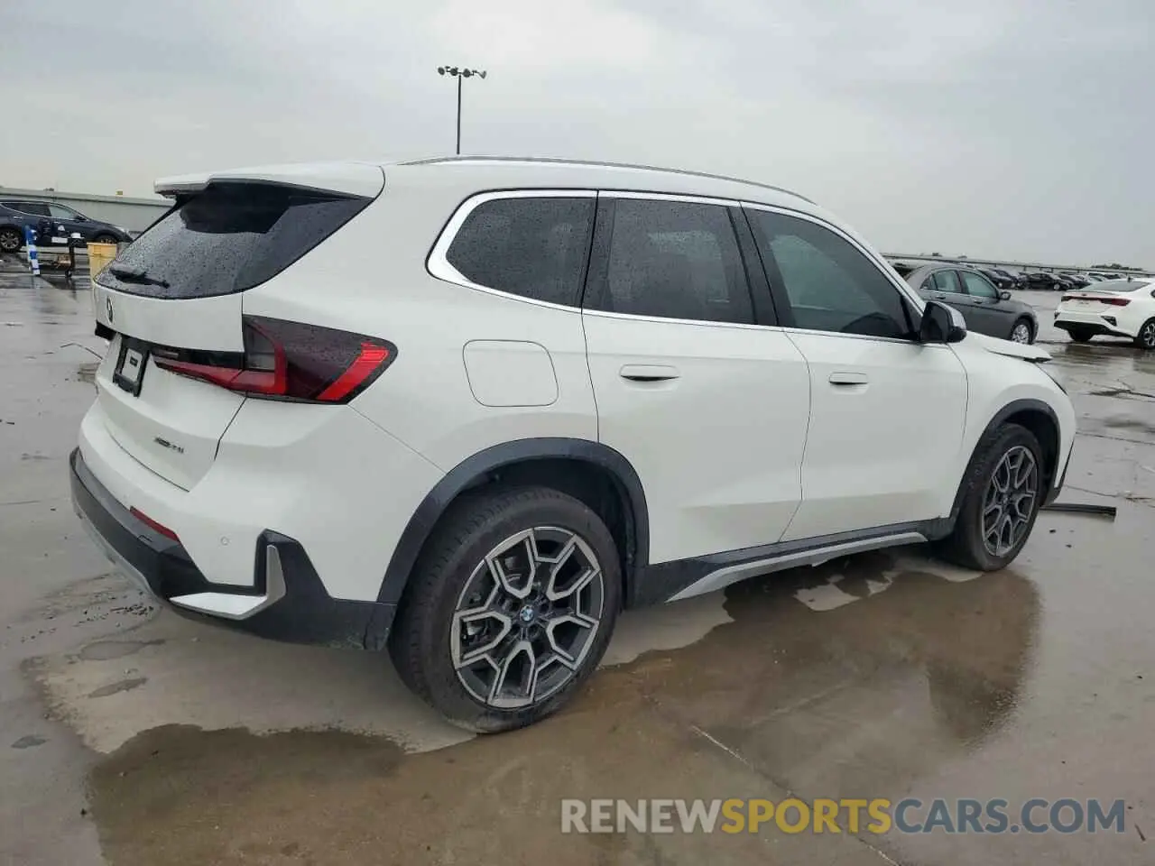 3 Фотография поврежденного автомобиля WBX73EF06R5Y36747 BMW X1 2024