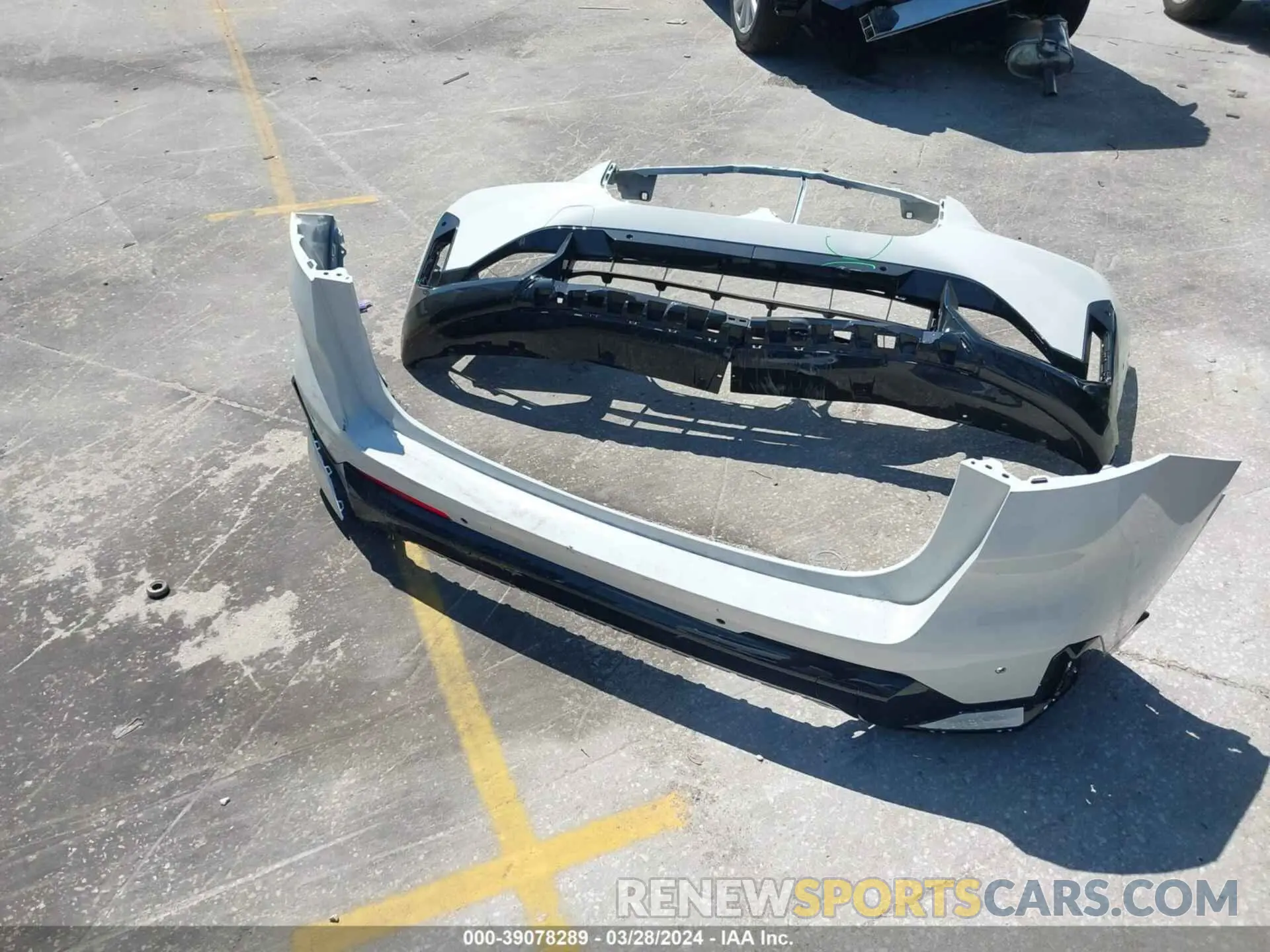 12 Фотография поврежденного автомобиля WBX73EF06R5Y44699 BMW X1 2024