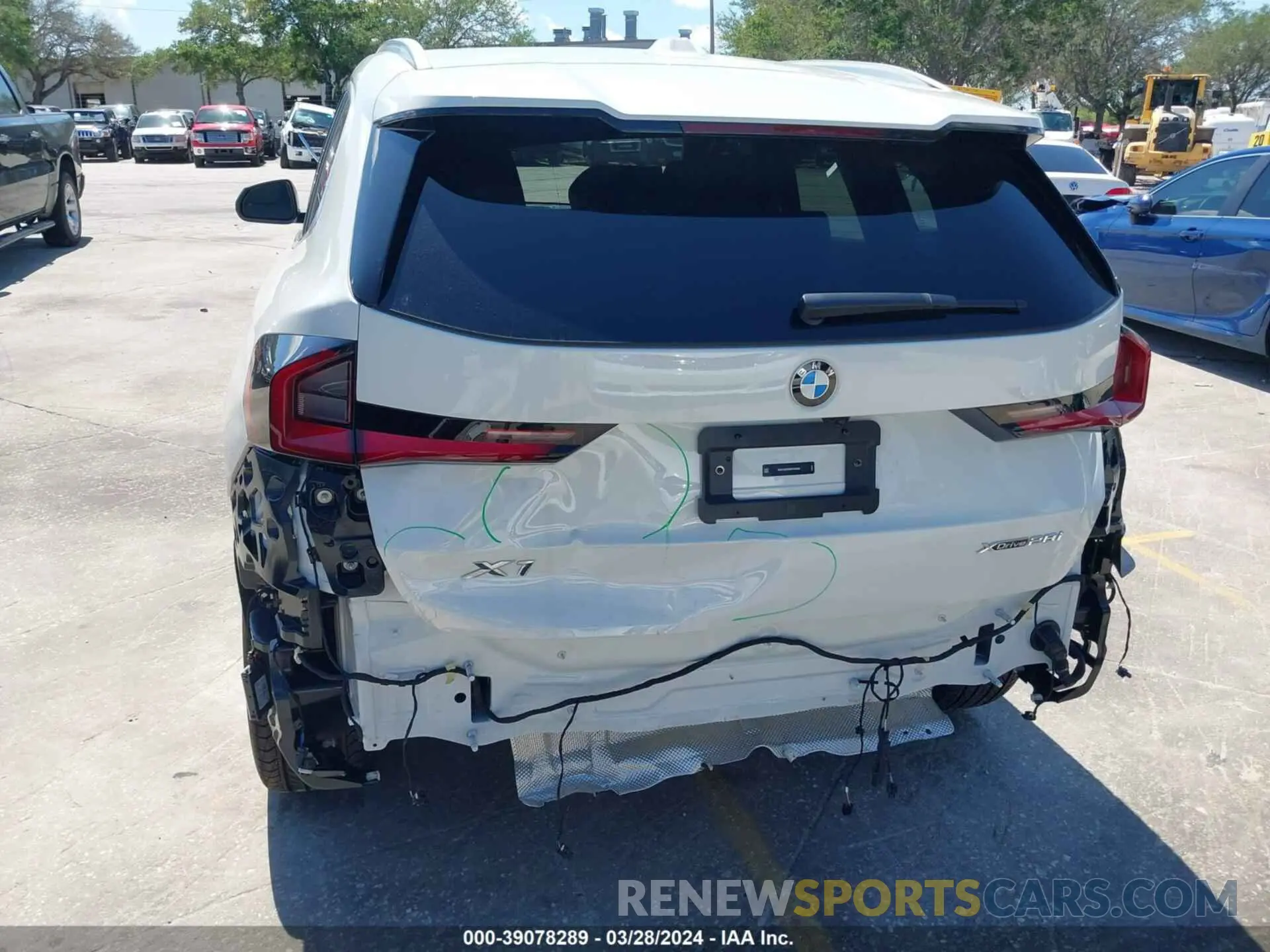 18 Фотография поврежденного автомобиля WBX73EF06R5Y44699 BMW X1 2024