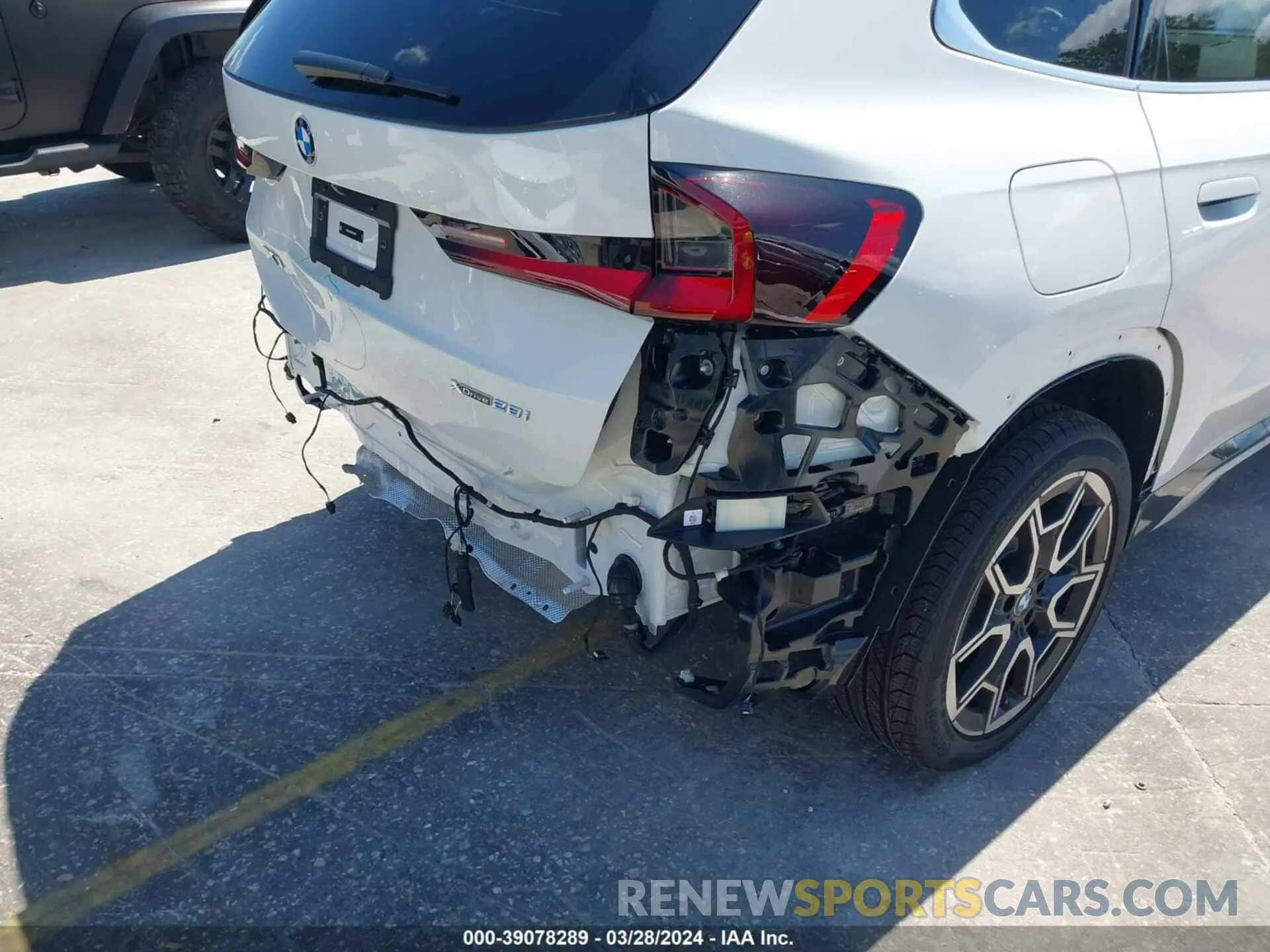 20 Фотография поврежденного автомобиля WBX73EF06R5Y44699 BMW X1 2024