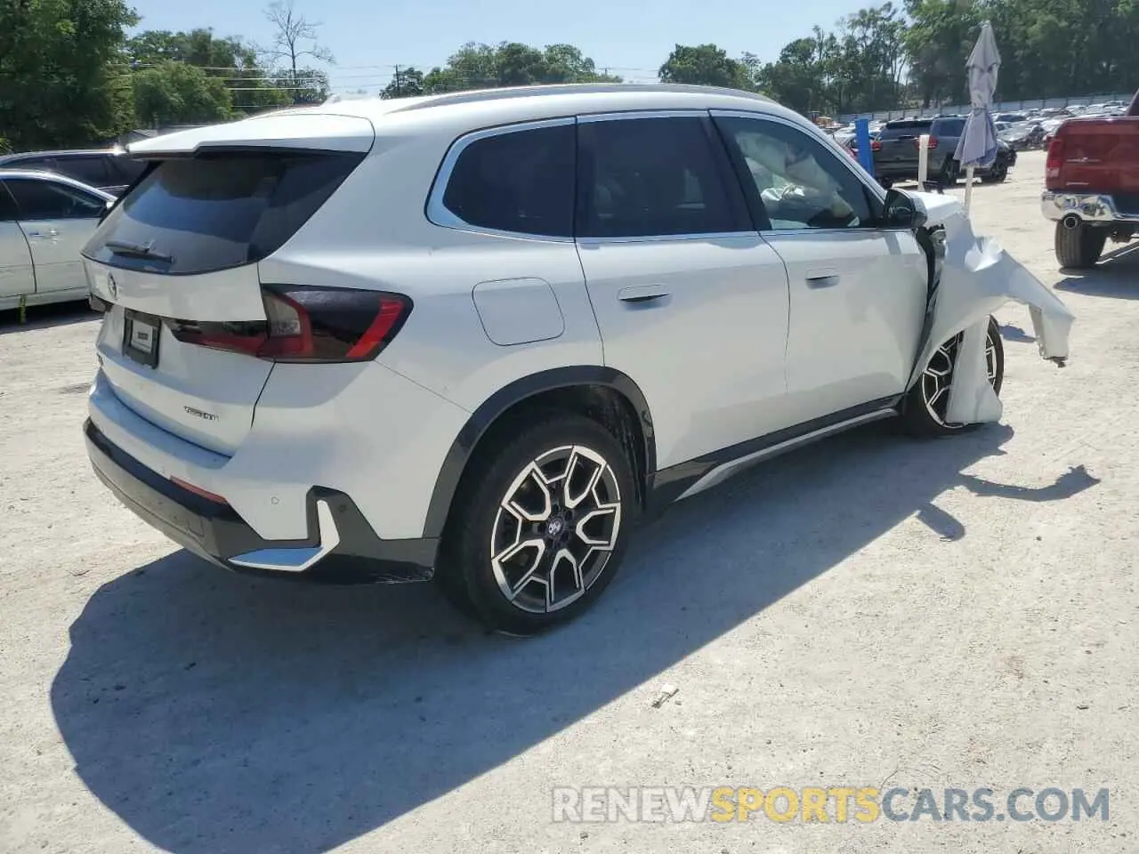 3 Фотография поврежденного автомобиля WBX73EF07R5Y37759 BMW X1 2024