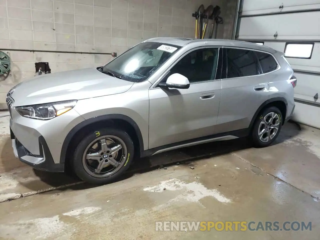 1 Фотография поврежденного автомобиля WBX73EF09R5Z44957 BMW X1 2024
