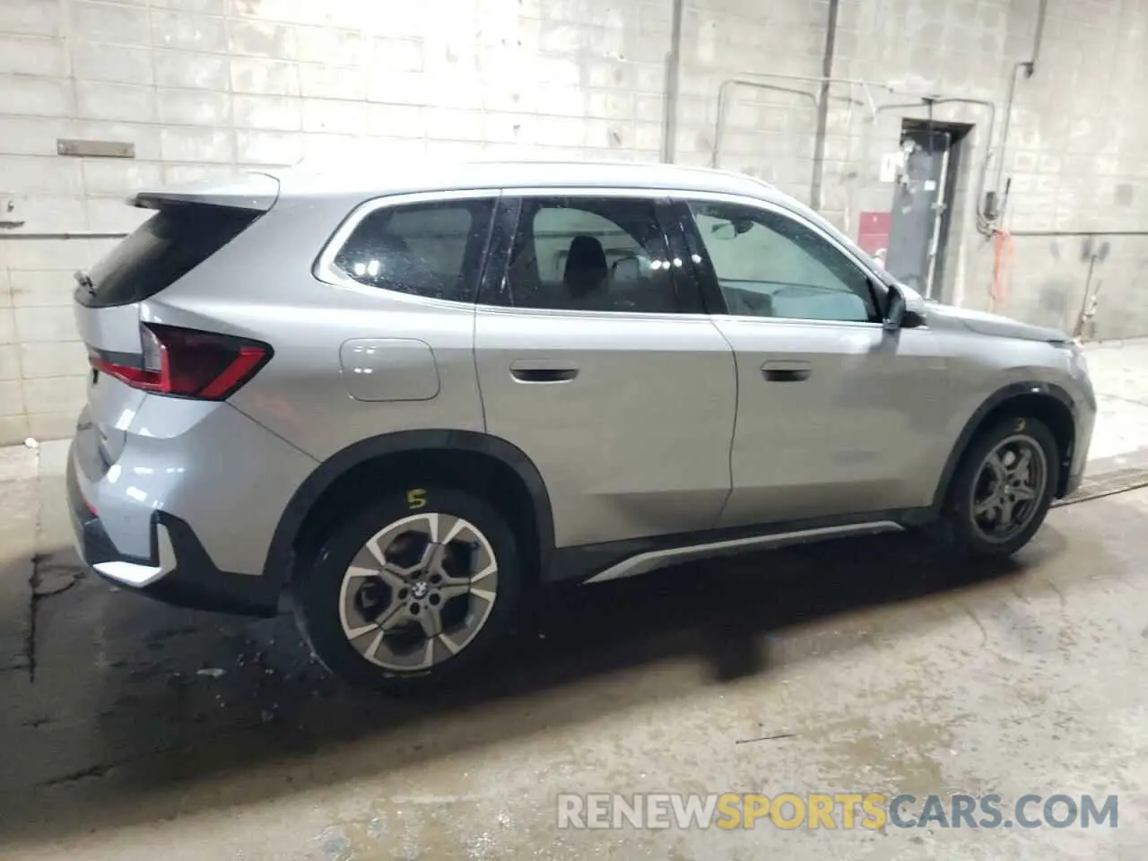 3 Фотография поврежденного автомобиля WBX73EF09R5Z44957 BMW X1 2024