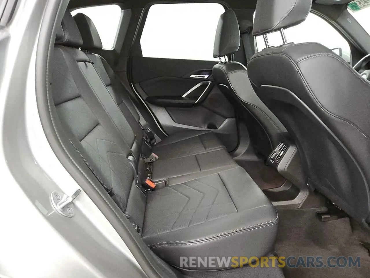 11 Фотография поврежденного автомобиля WBX73EF01S5108498 BMW X1 2025