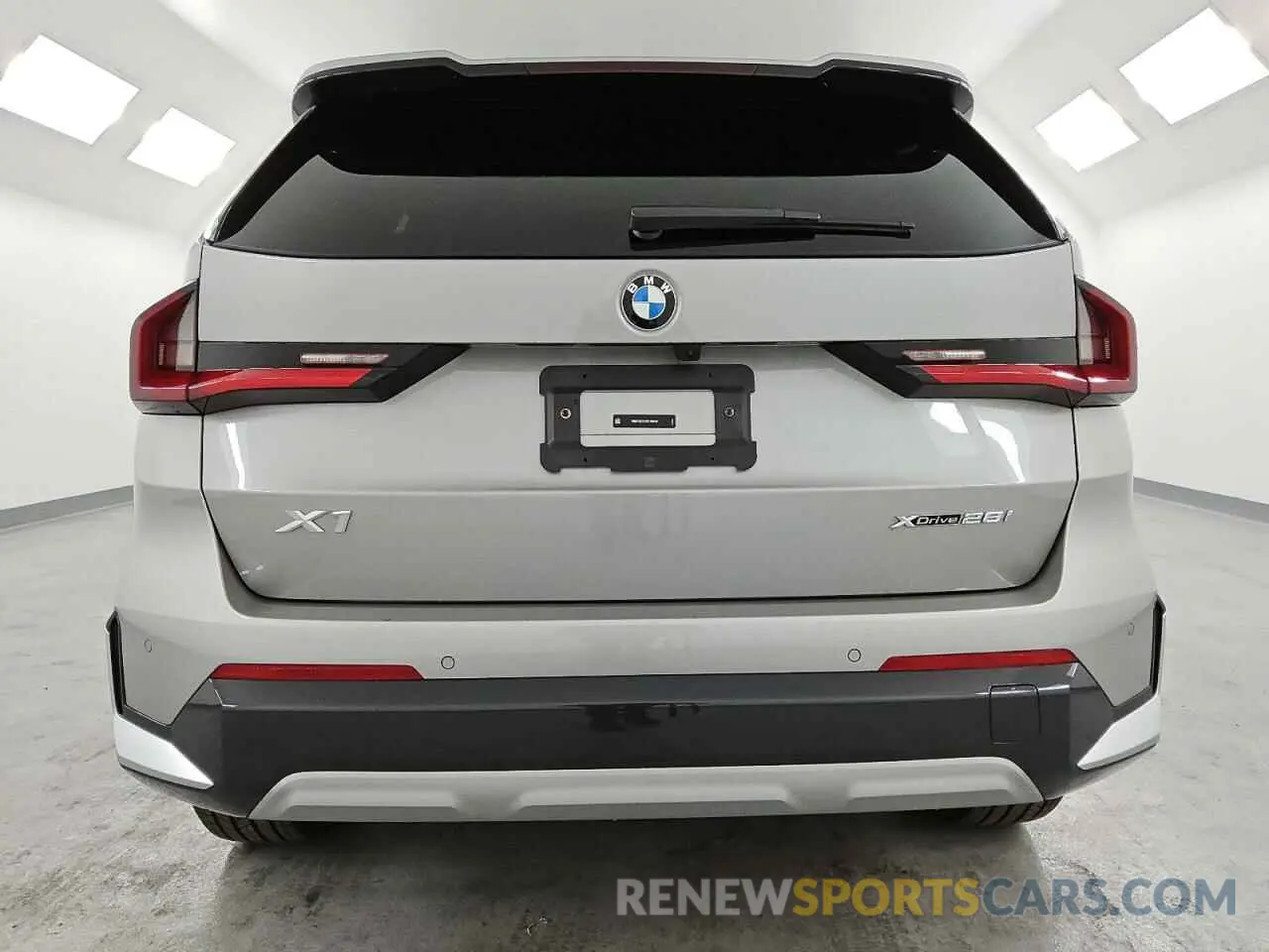 6 Фотография поврежденного автомобиля WBX73EF01S5108498 BMW X1 2025
