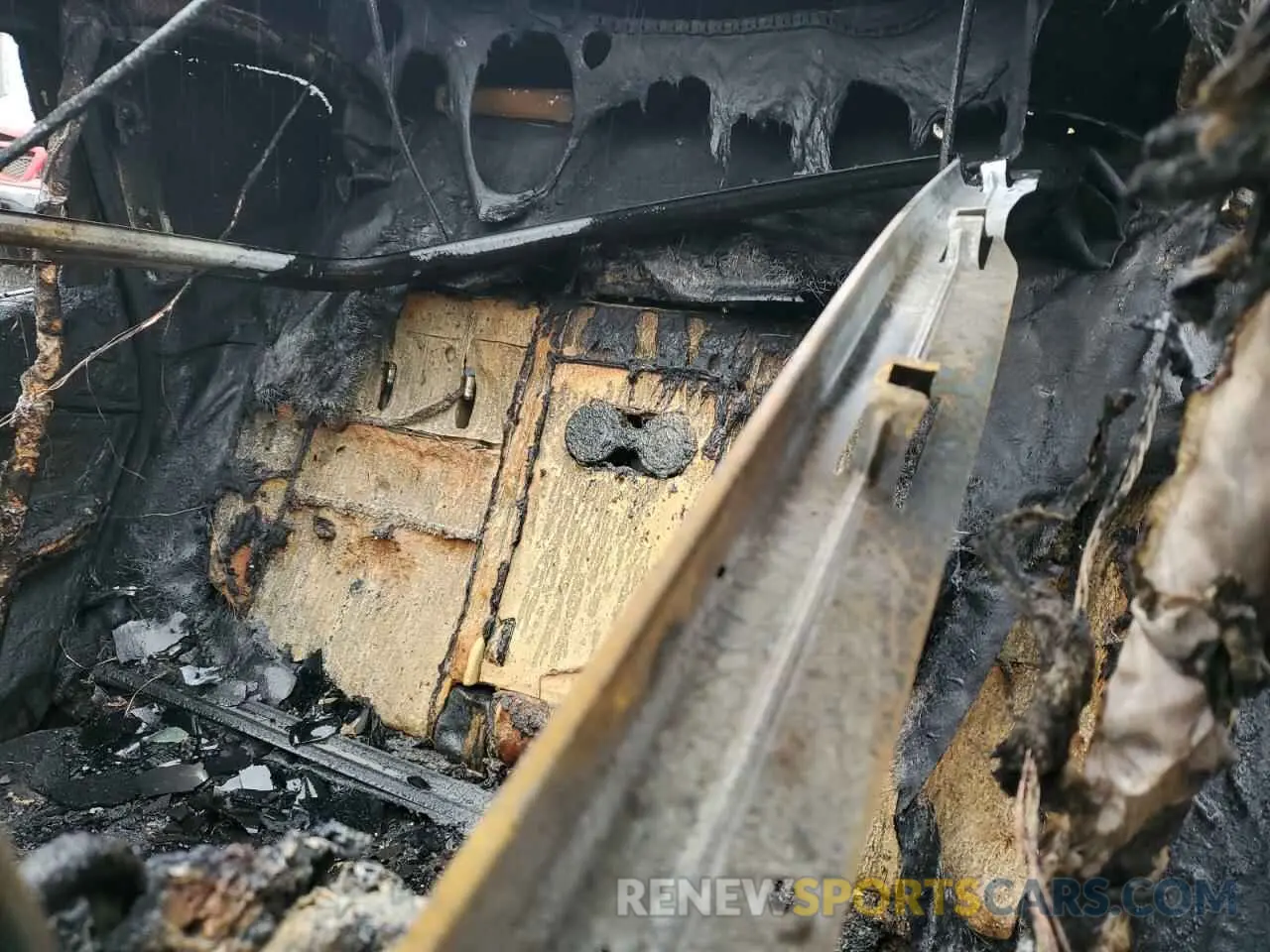10 Photograph of a damaged car WBX73EF04S5205310 BMW X1 2025