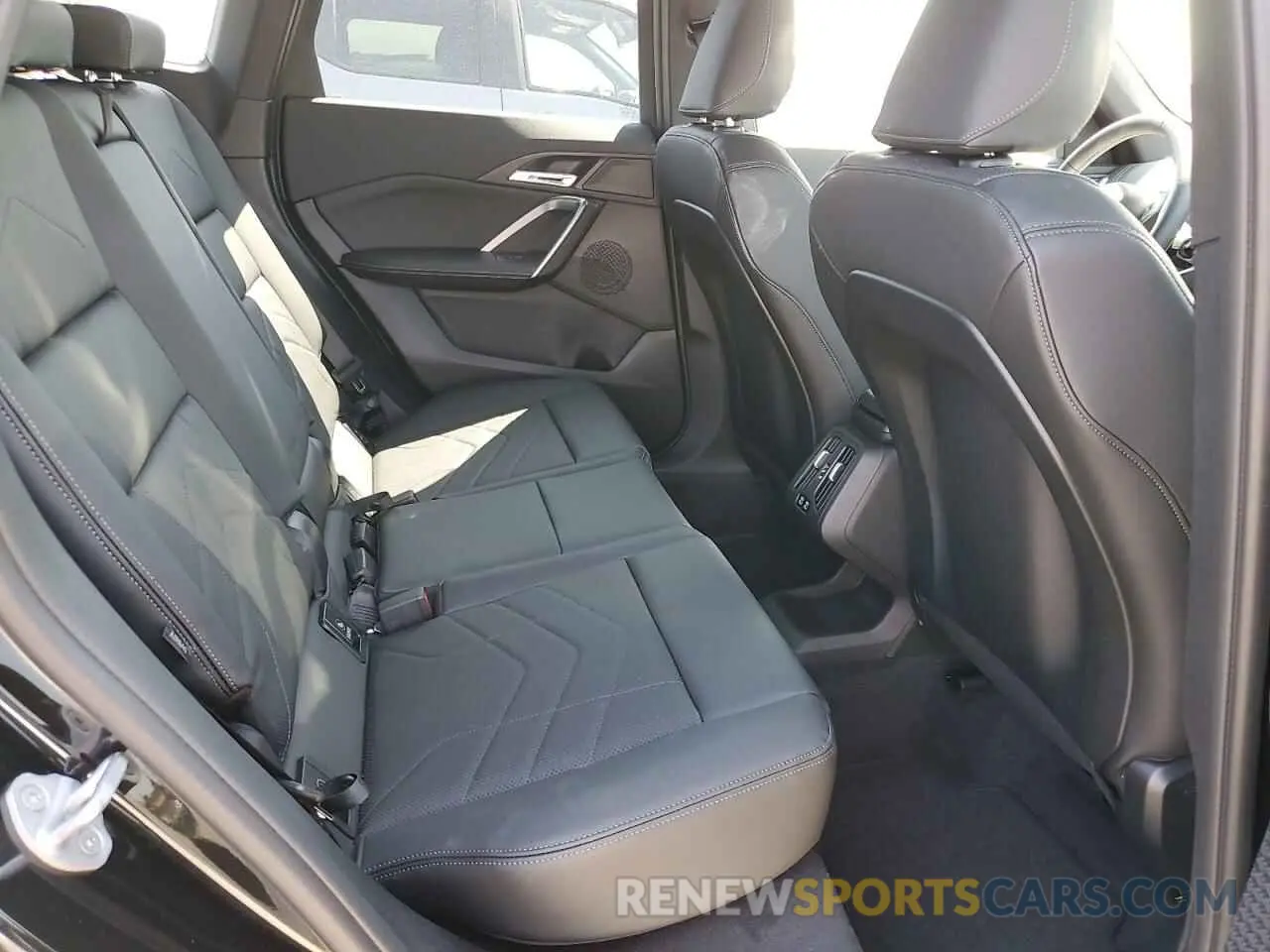 11 Фотография поврежденного автомобиля WBX73EF06S5209777 BMW X1 2025