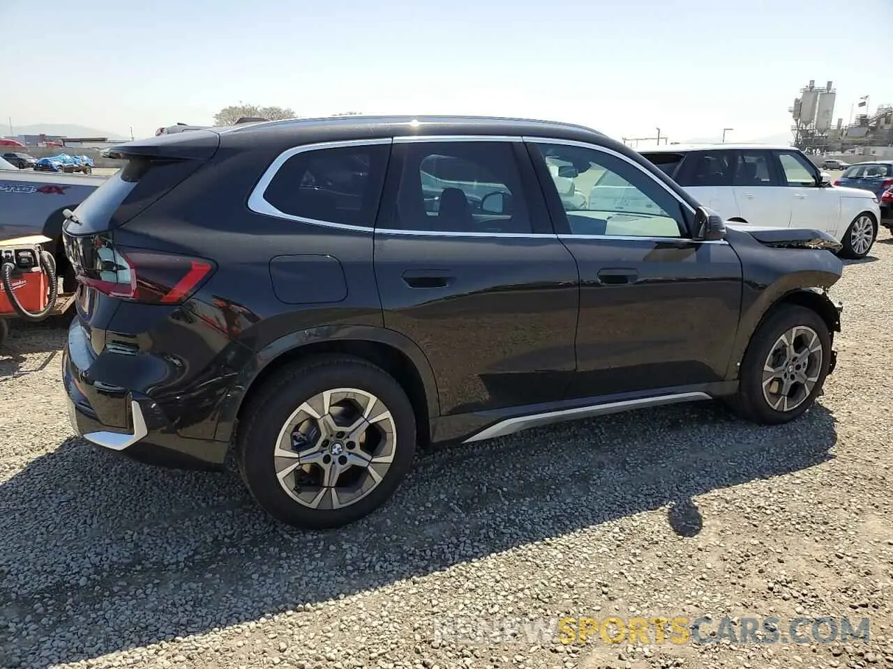 3 Фотография поврежденного автомобиля WBX73EF06S5209777 BMW X1 2025