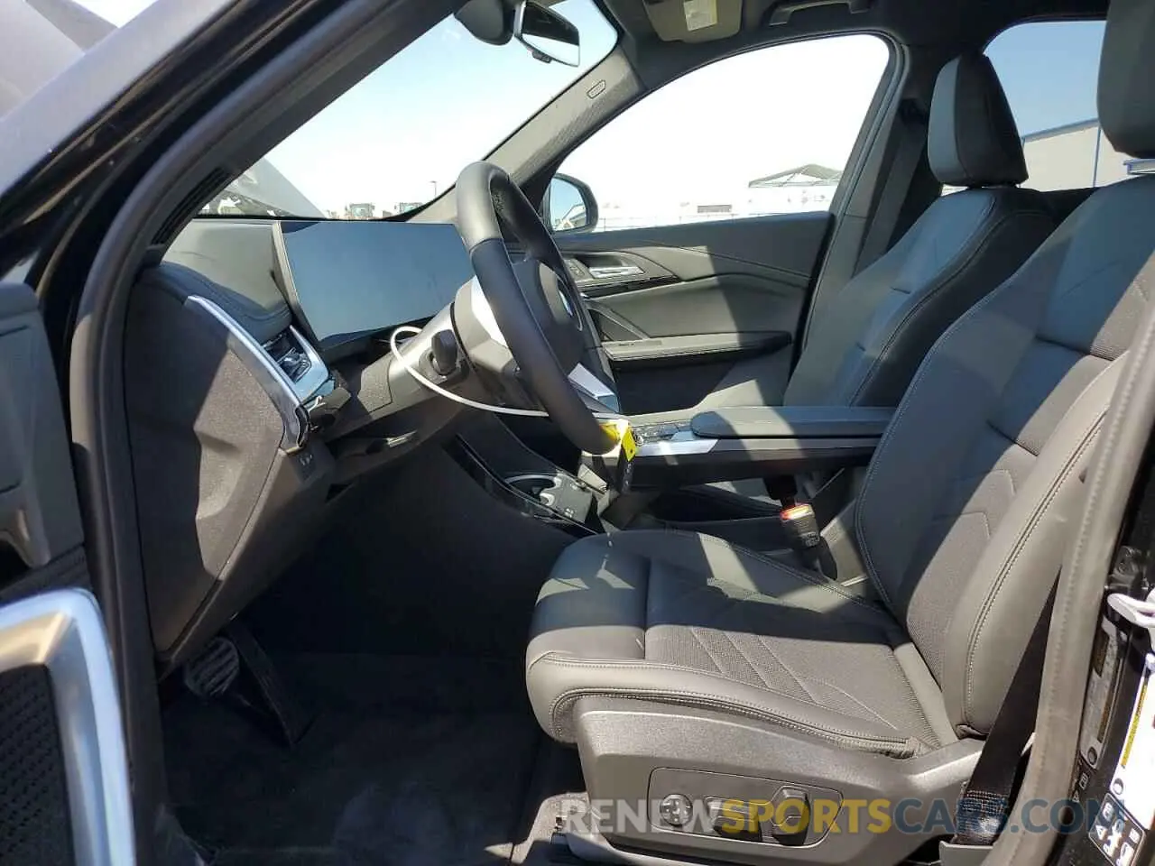 7 Фотография поврежденного автомобиля WBX73EF06S5209777 BMW X1 2025