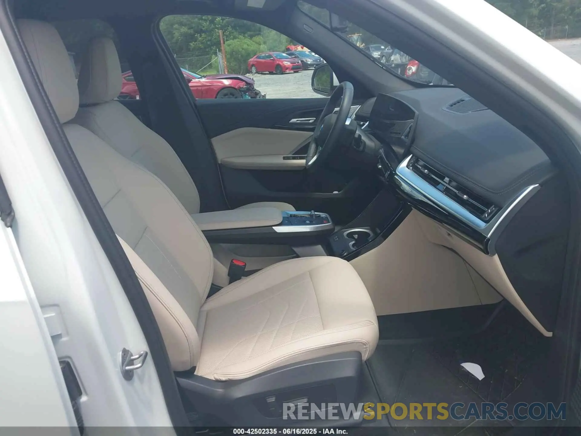 5 Photograph of a damaged car WBX73EF08S5141448 BMW X1 2025