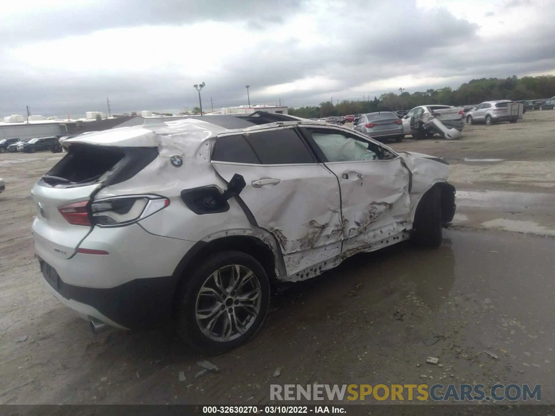 4 Photograph of a damaged car WBXYJ3C50K5N06574 BMW X2 2019