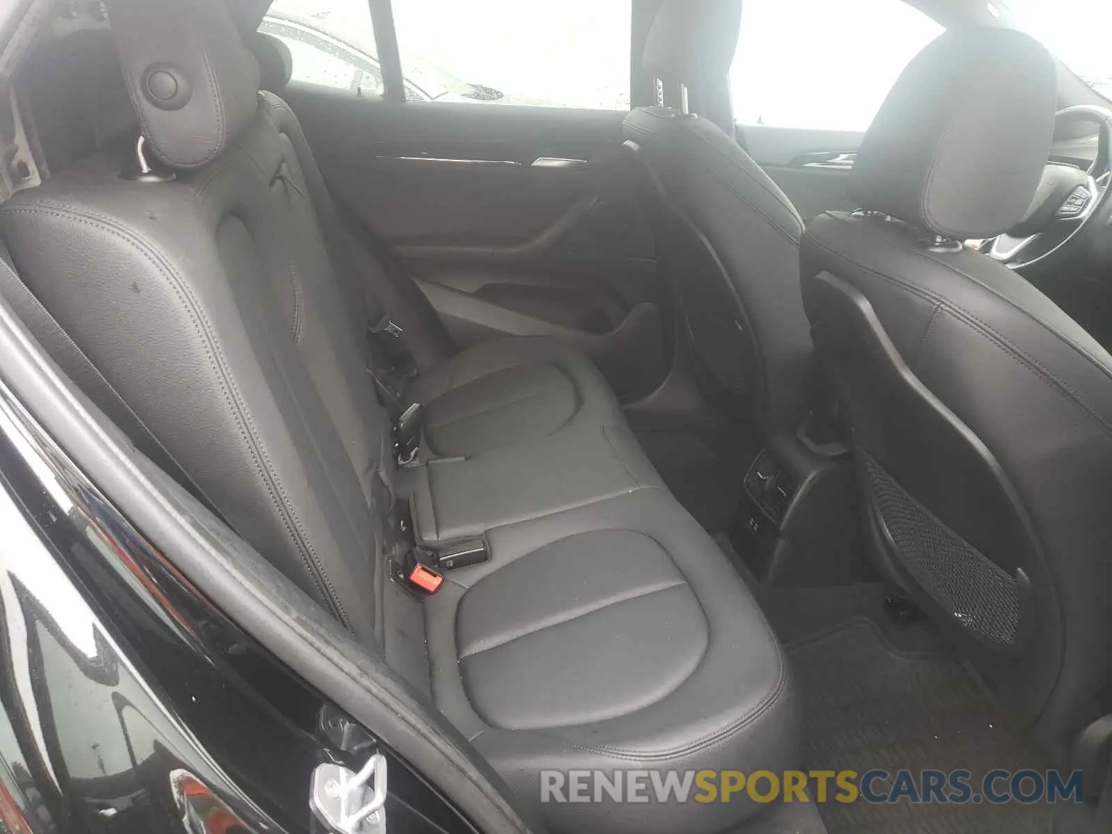 6 Photograph of a damaged car WBXYJ5C53KEF83020 BMW X2 2019