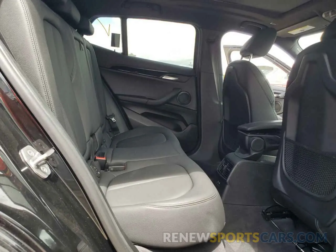11 Photograph of a damaged car WBXYJ5C5XK5N86185 BMW X2 2019