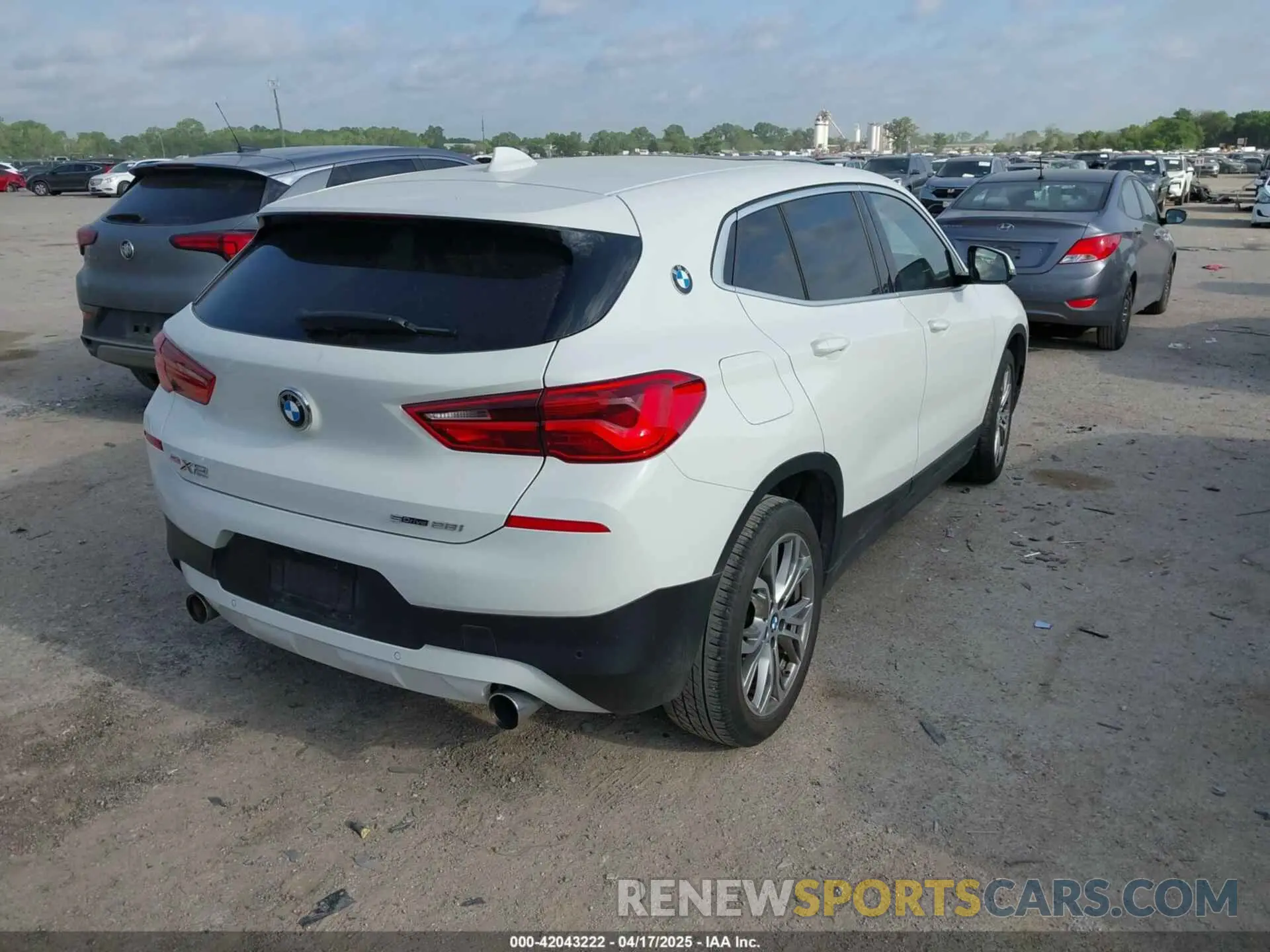4 Фотография поврежденного автомобиля WBXYH9C07L5P35810 BMW X2 2020