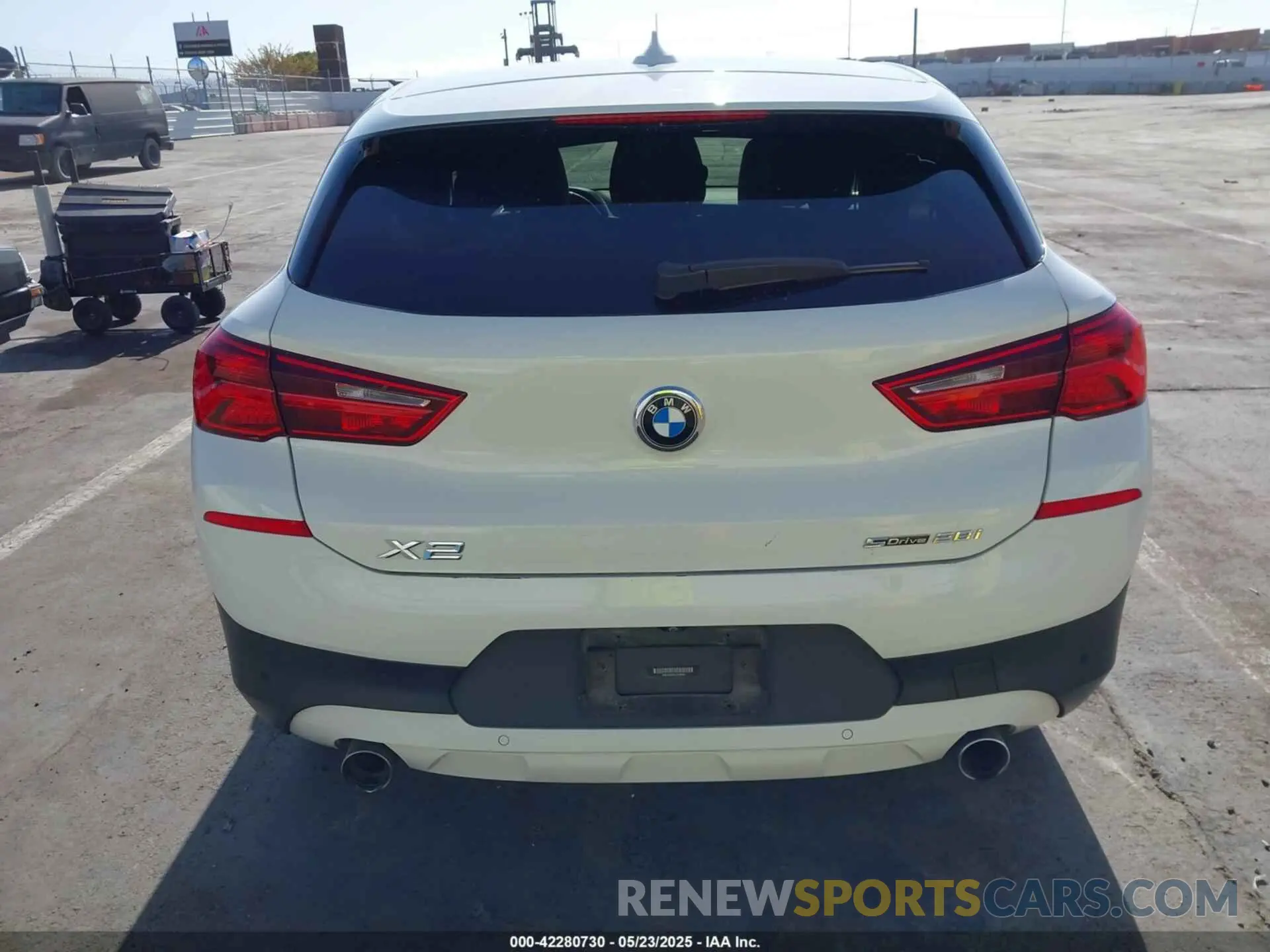 16 Photograph of a damaged car WBXYH9C0XL5P08083 BMW X2 2020