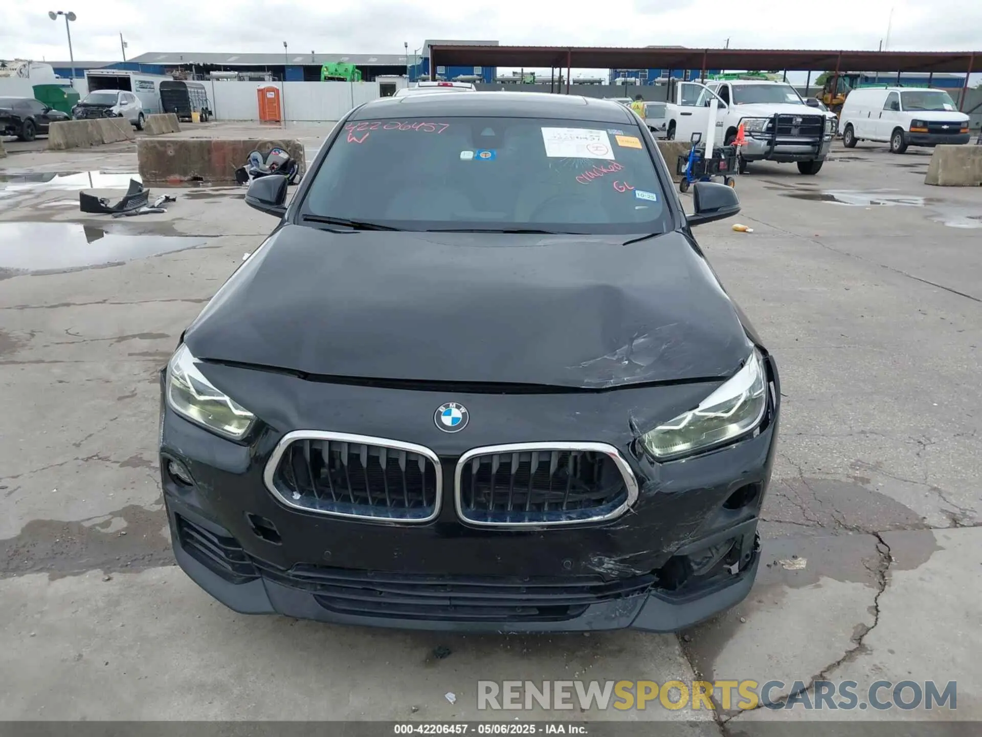 13 Photograph of a damaged car WBXYH9C0XL5P93183 BMW X2 2020