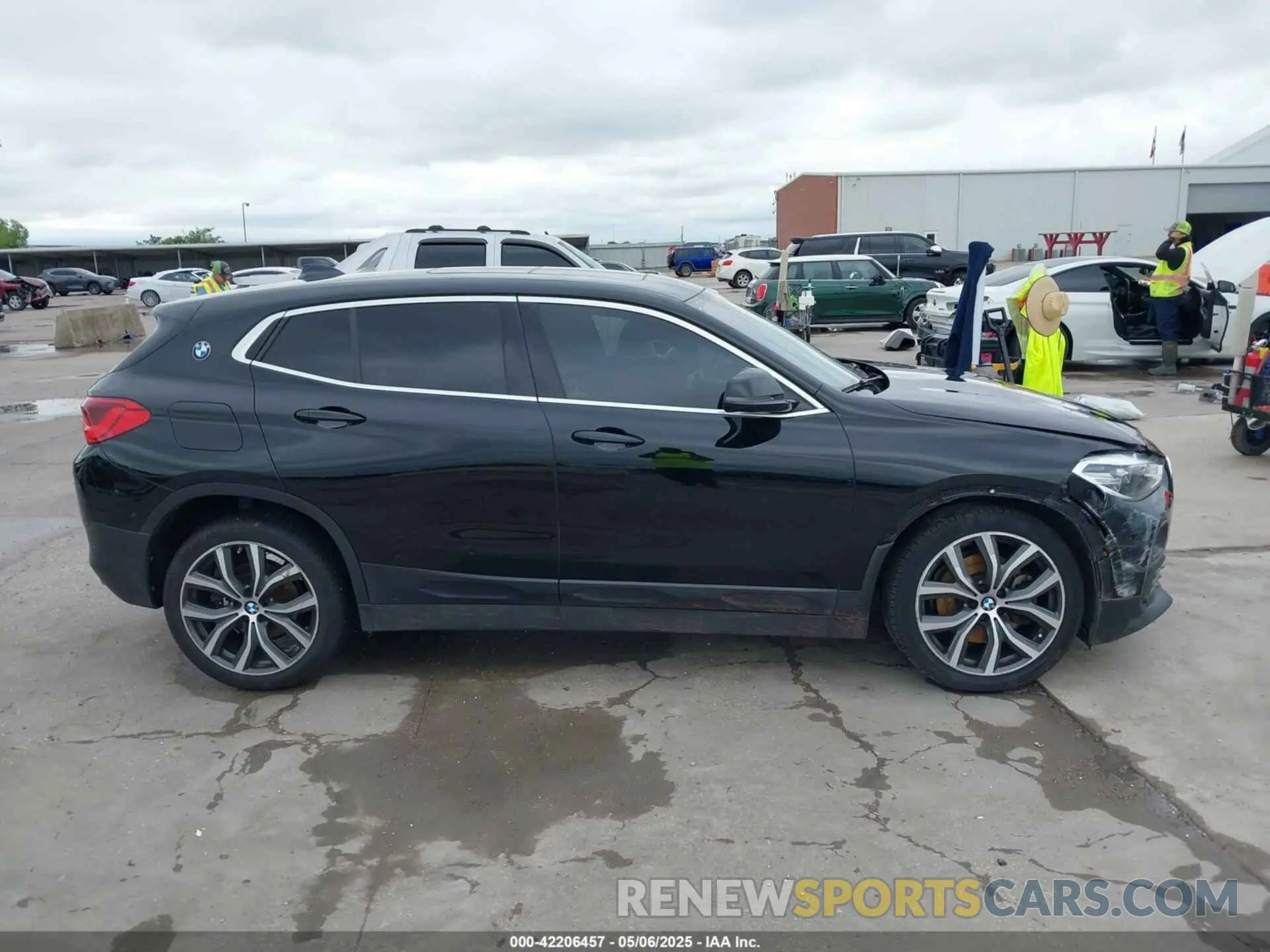 14 Photograph of a damaged car WBXYH9C0XL5P93183 BMW X2 2020