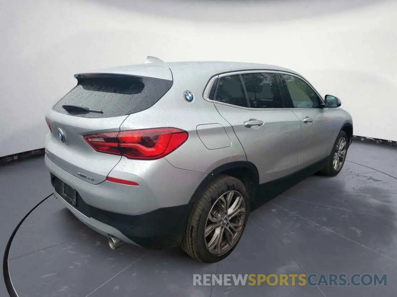 4 Photograph of a damaged car WBXYJ1C03L5P69412 BMW X2 2020