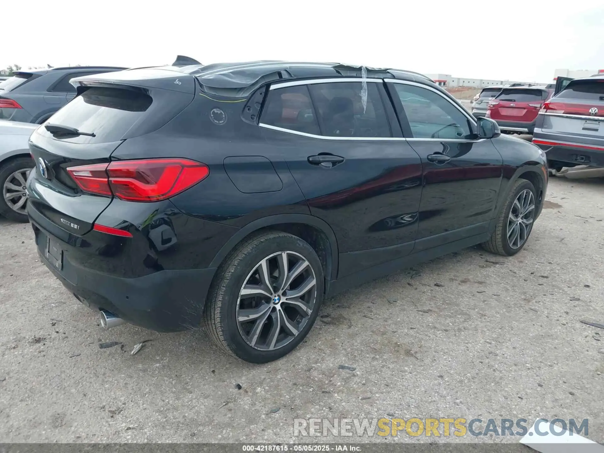 4 Photograph of a damaged car WBXYJ1C07L5P15353 BMW X2 2020