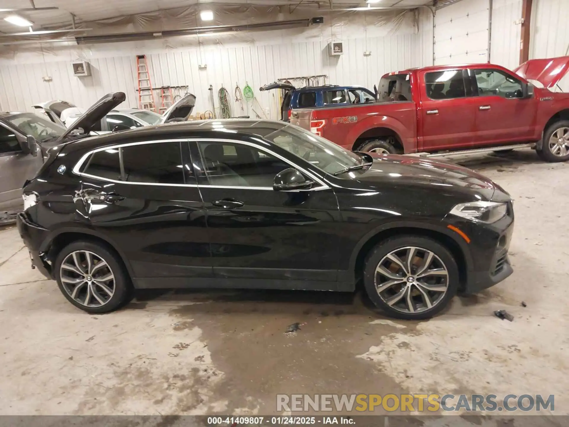 13 Photograph of a damaged car WBXYJ1C07L5R28321 BMW X2 2020