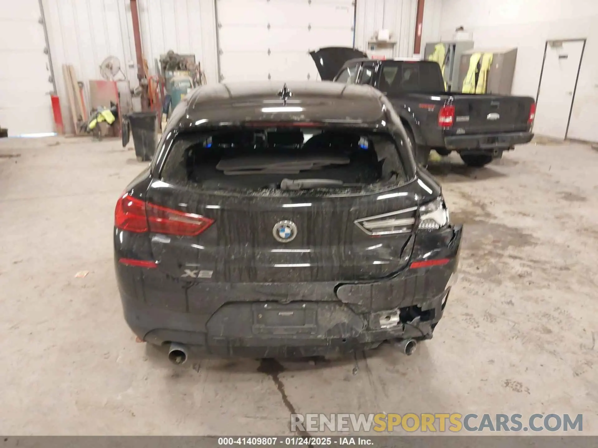 16 Photograph of a damaged car WBXYJ1C07L5R28321 BMW X2 2020