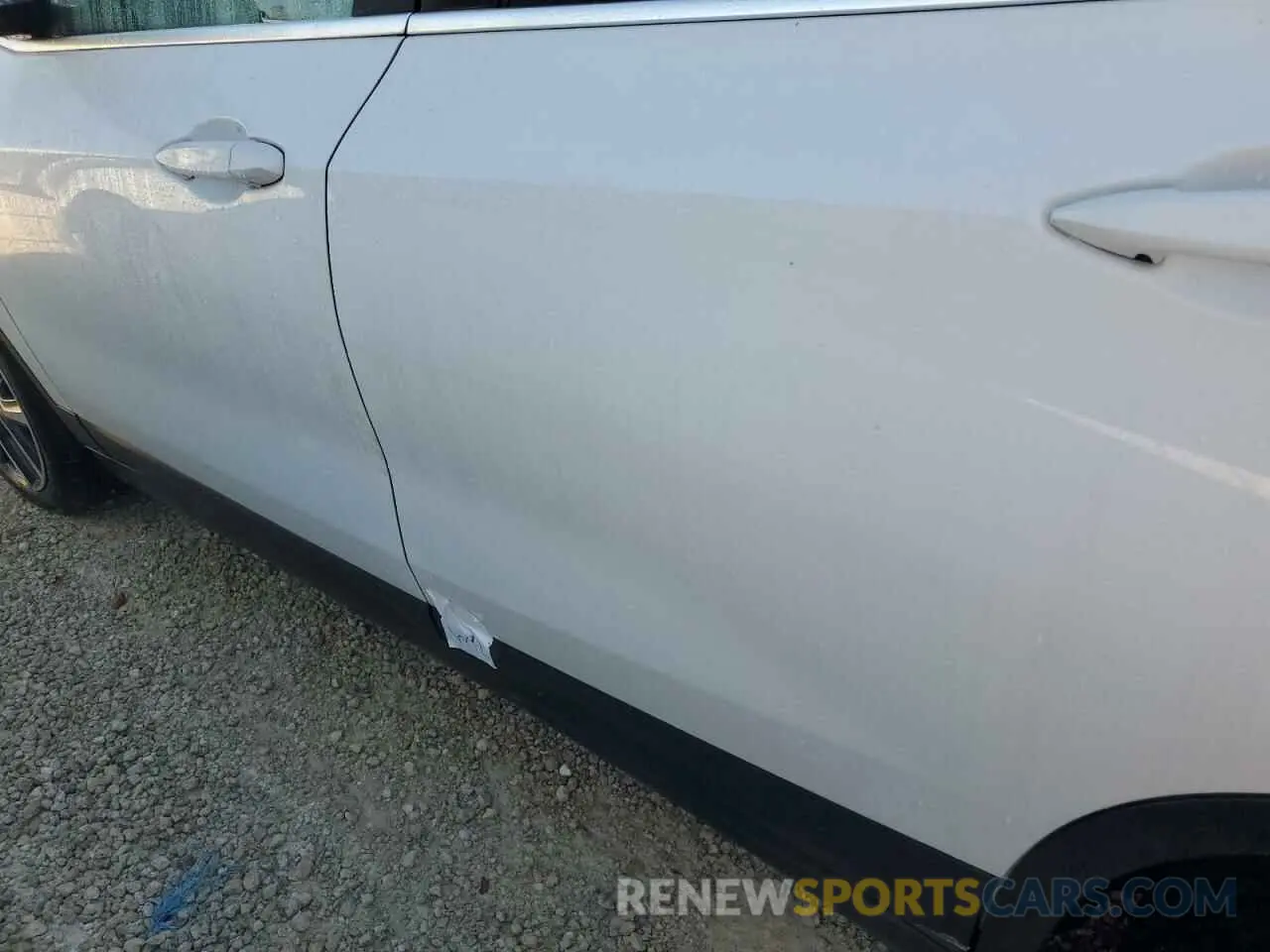 13 Photograph of a damaged car WBXYH9C04M5S52793 BMW X2 2021