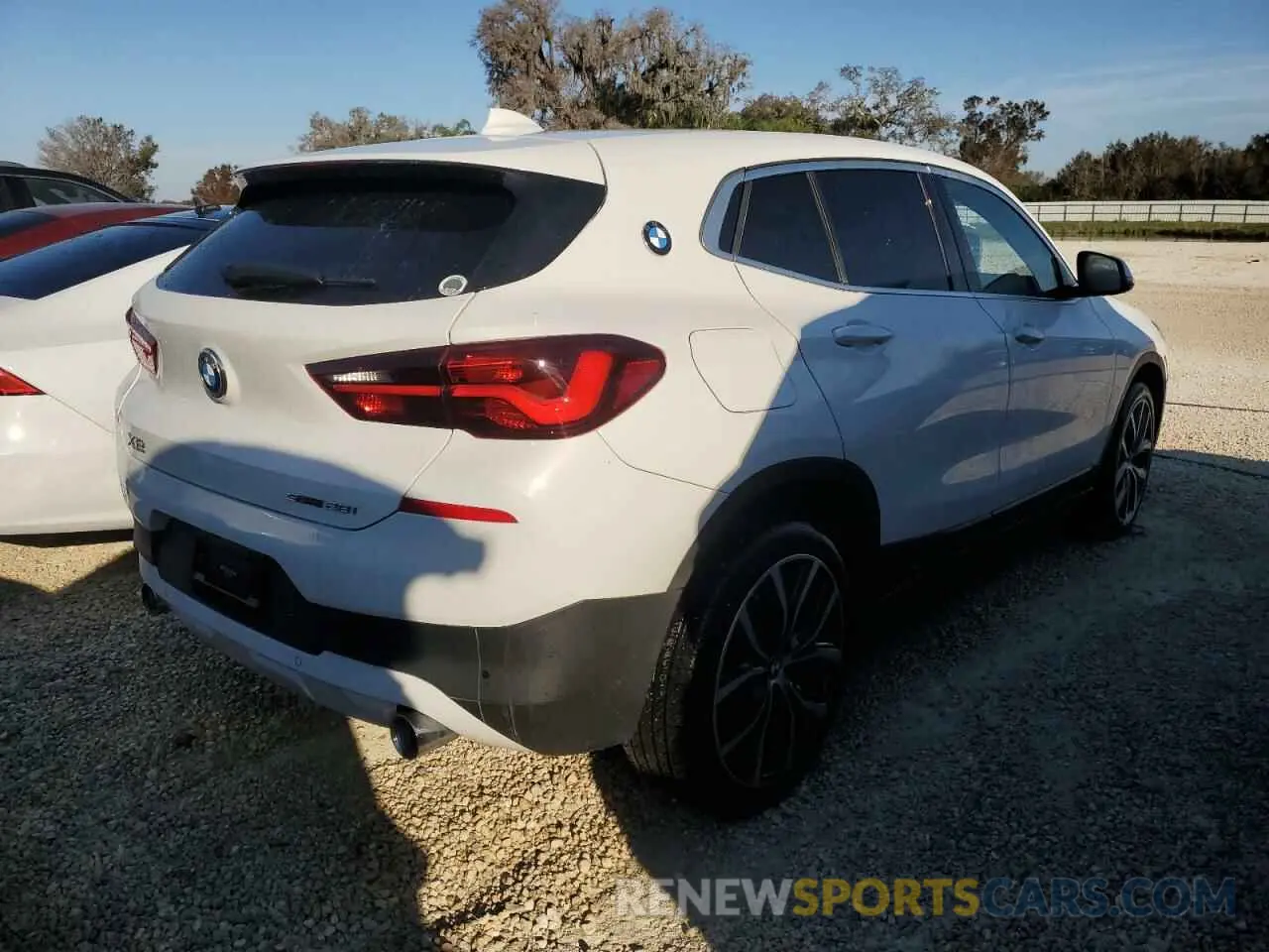 3 Photograph of a damaged car WBXYH9C04M5S52793 BMW X2 2021