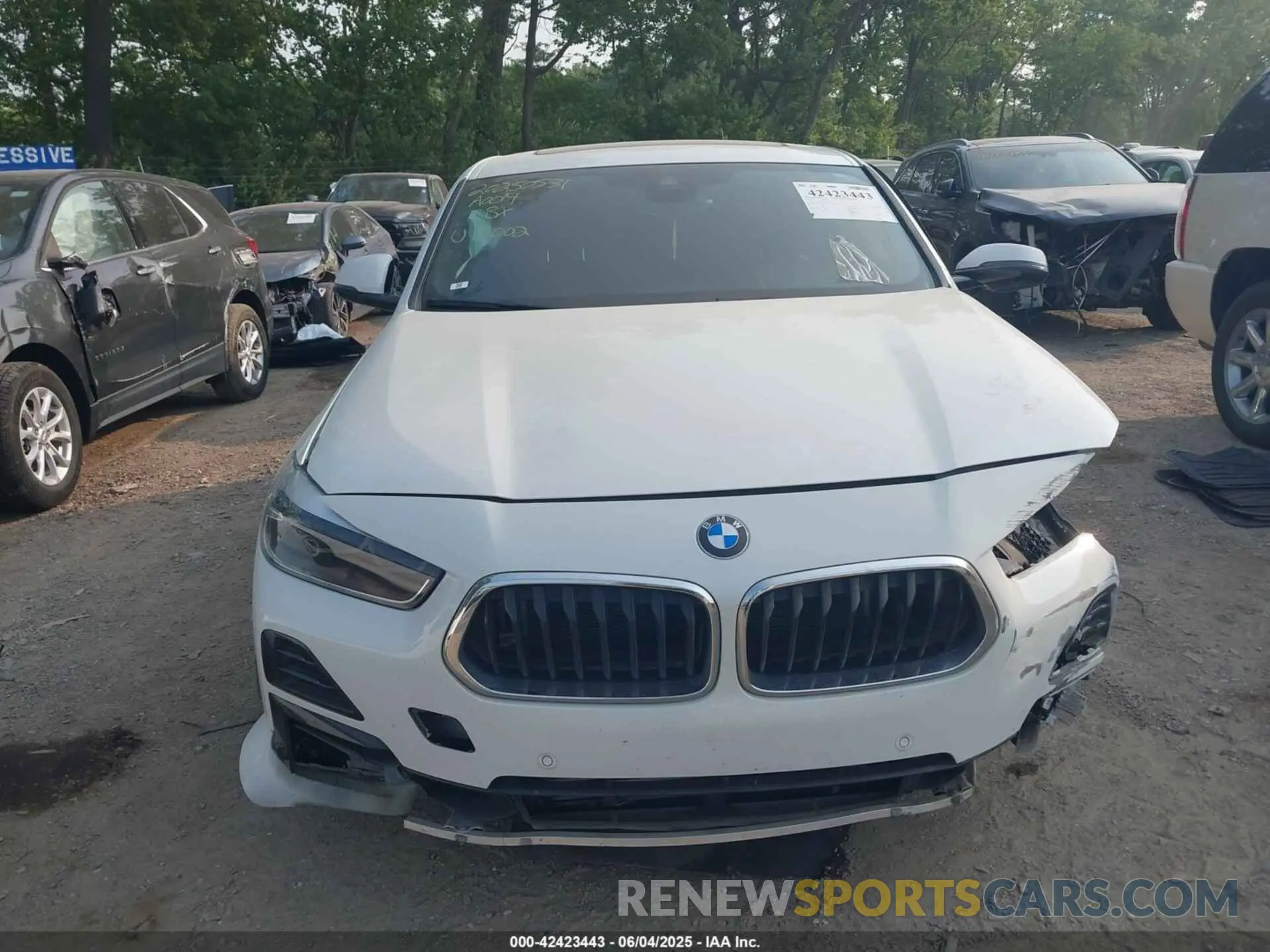 11 Photograph of a damaged car WBXYH9C01N5U12002 BMW X2 2022